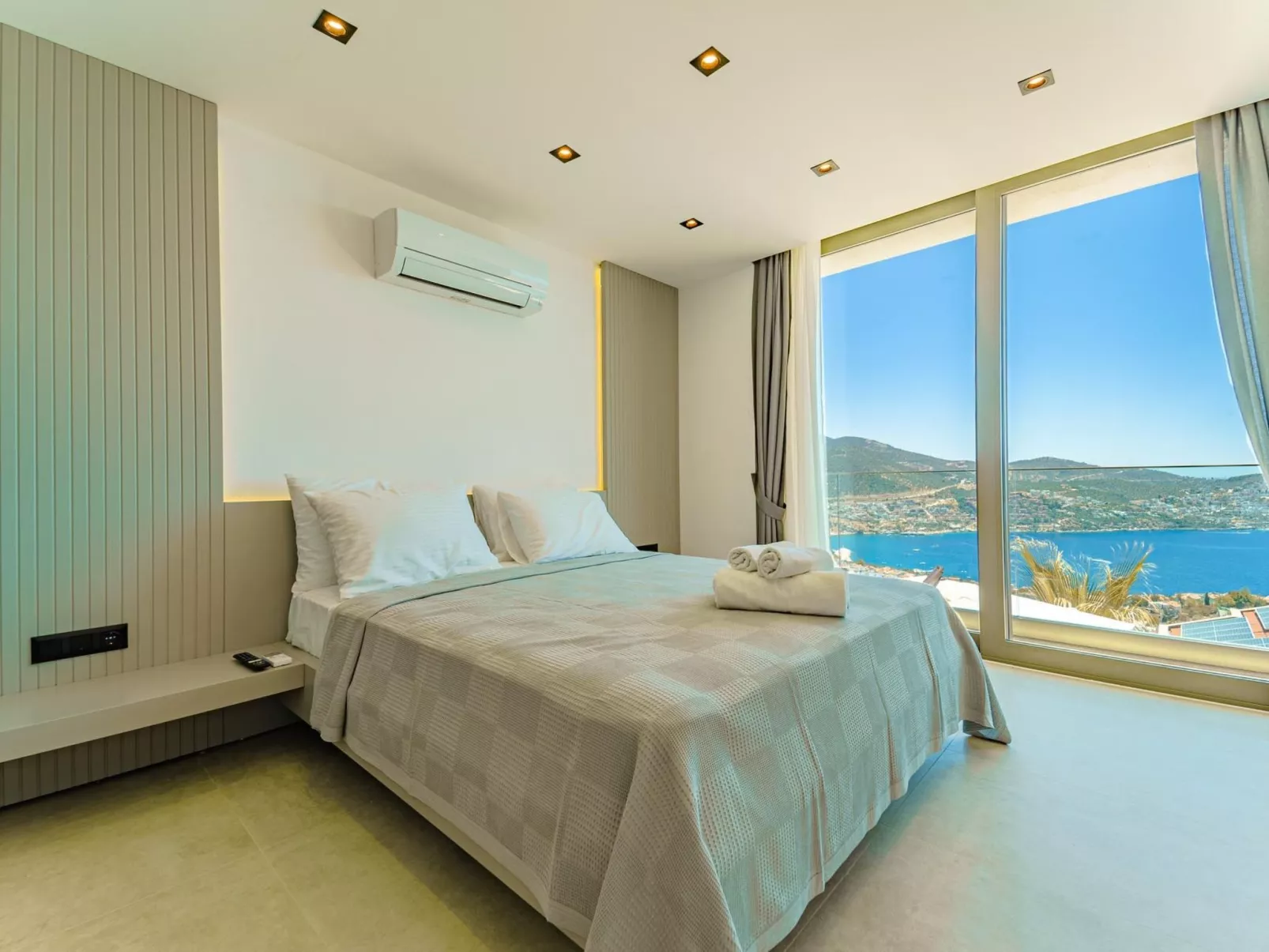 Moderne Luxusvilla für bis zu 12 Personen-Binnen