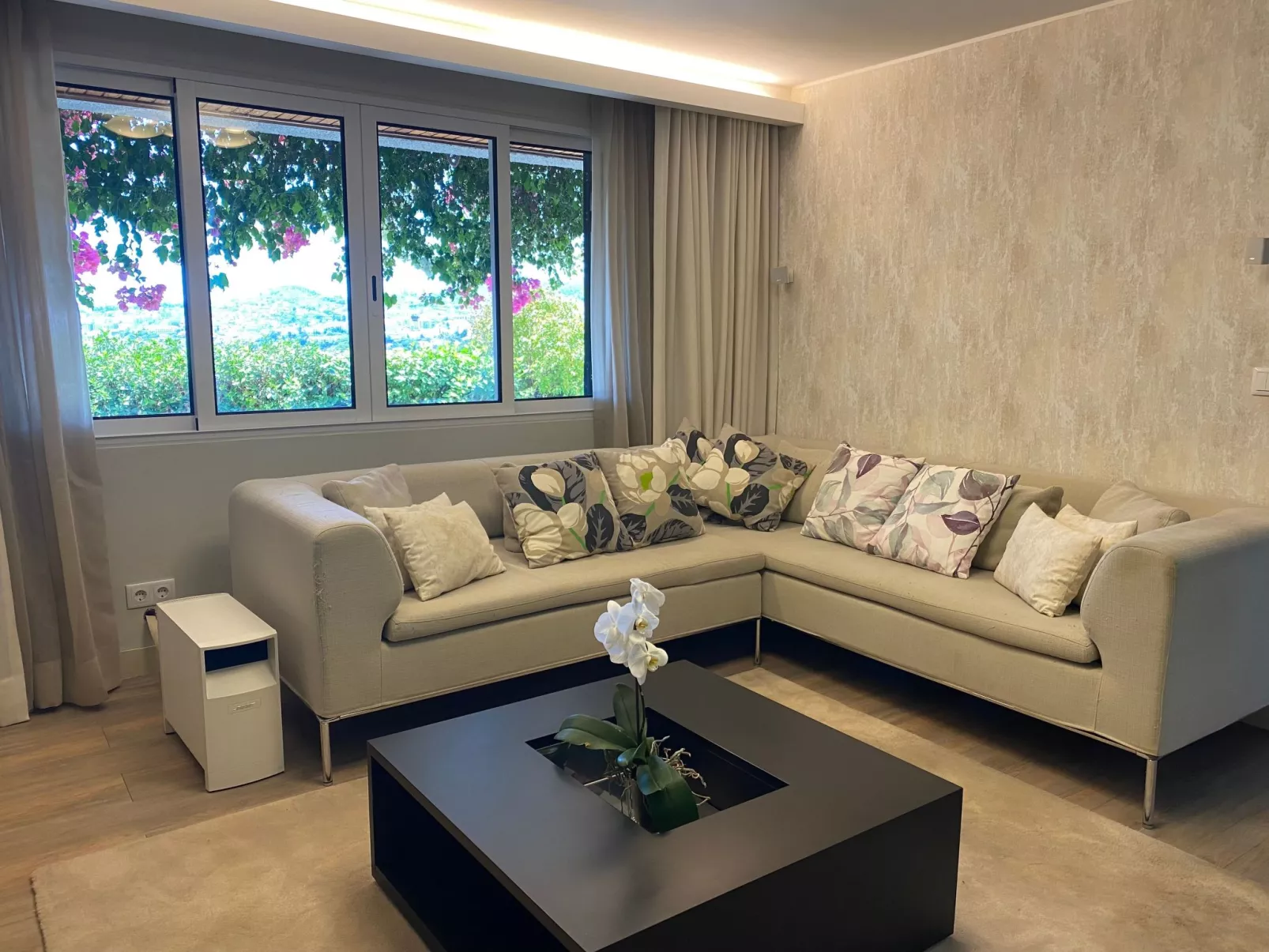 Ideales Familienhaus mit freiem Stadt- und Meerblick-Binnen