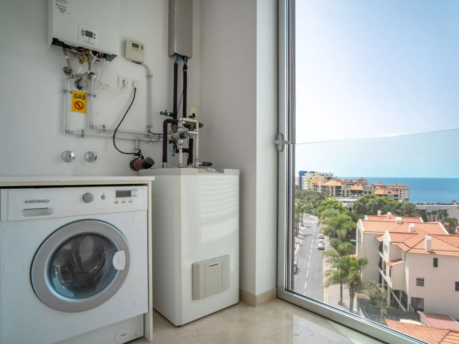 Für 6 Personen ca. 120 m&sup2; in São Martinho, Madeira (Südküste von Madeira)-Buiten