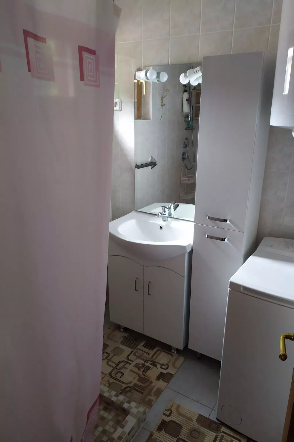 Ferienvilla mit Garten, Grill und Terrasse-Binnen