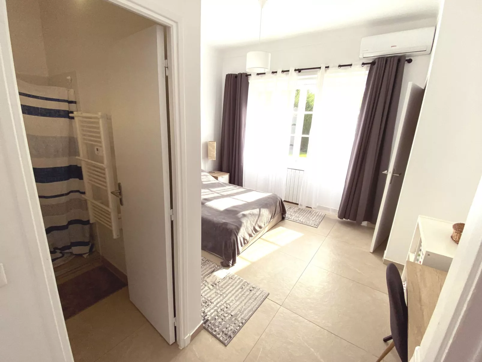 Geräumige und elegante Villa mit großem Garten, Swimmingpool und 3 Schlafzimmer-Binnen