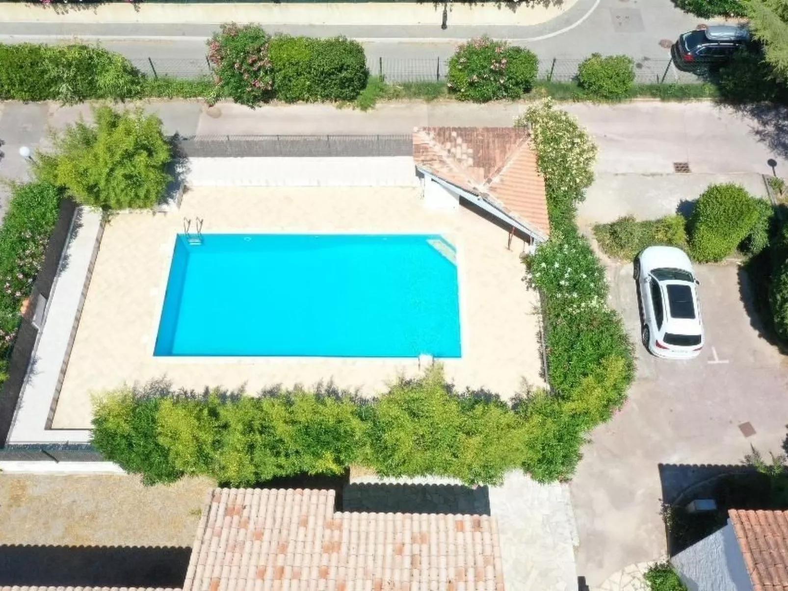 La Garonnette 10-Image-tags.info