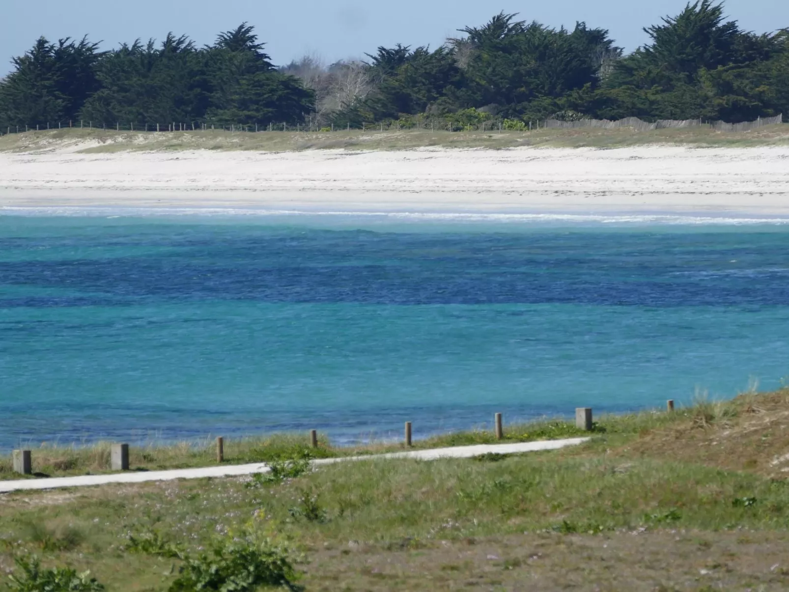 "Men Meur" mit Blick auf das Wasser-Buiten