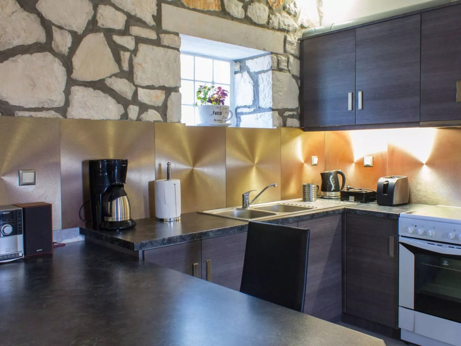 Villa mit zwei Schlafzimmern für 6 Personen. Parken, WiFi-Image-tags.info