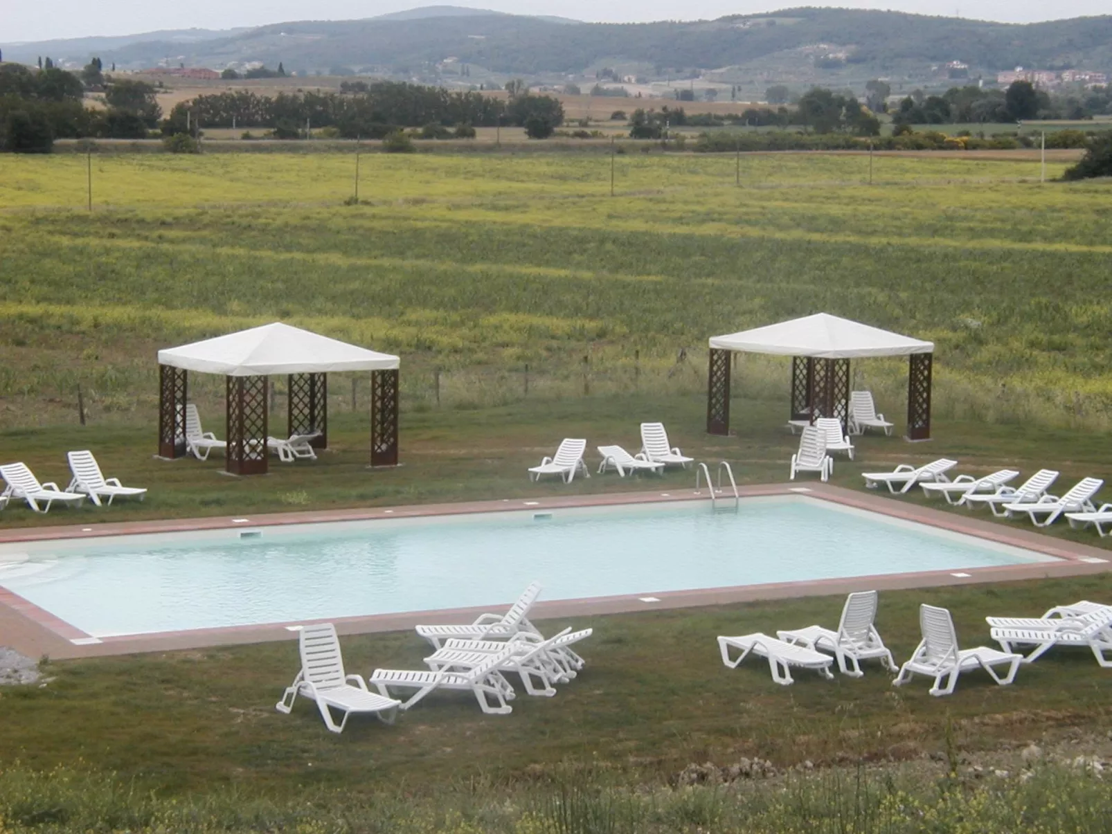 Beccanella' Wohnung mit Gemeinschaftspool-Buiten