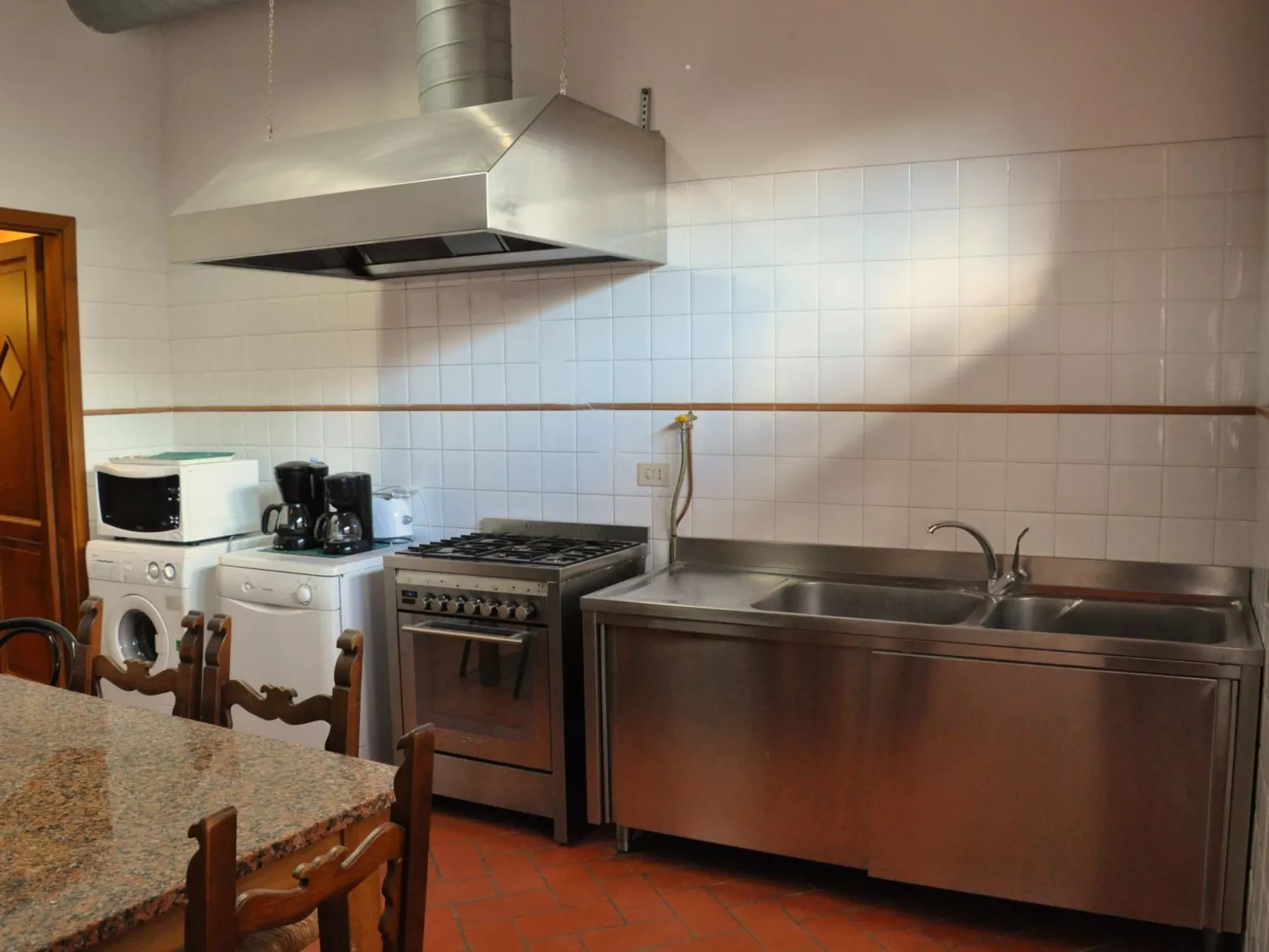 Anwesen "I Leonie" mit privatem Garten und Grill-Binnen