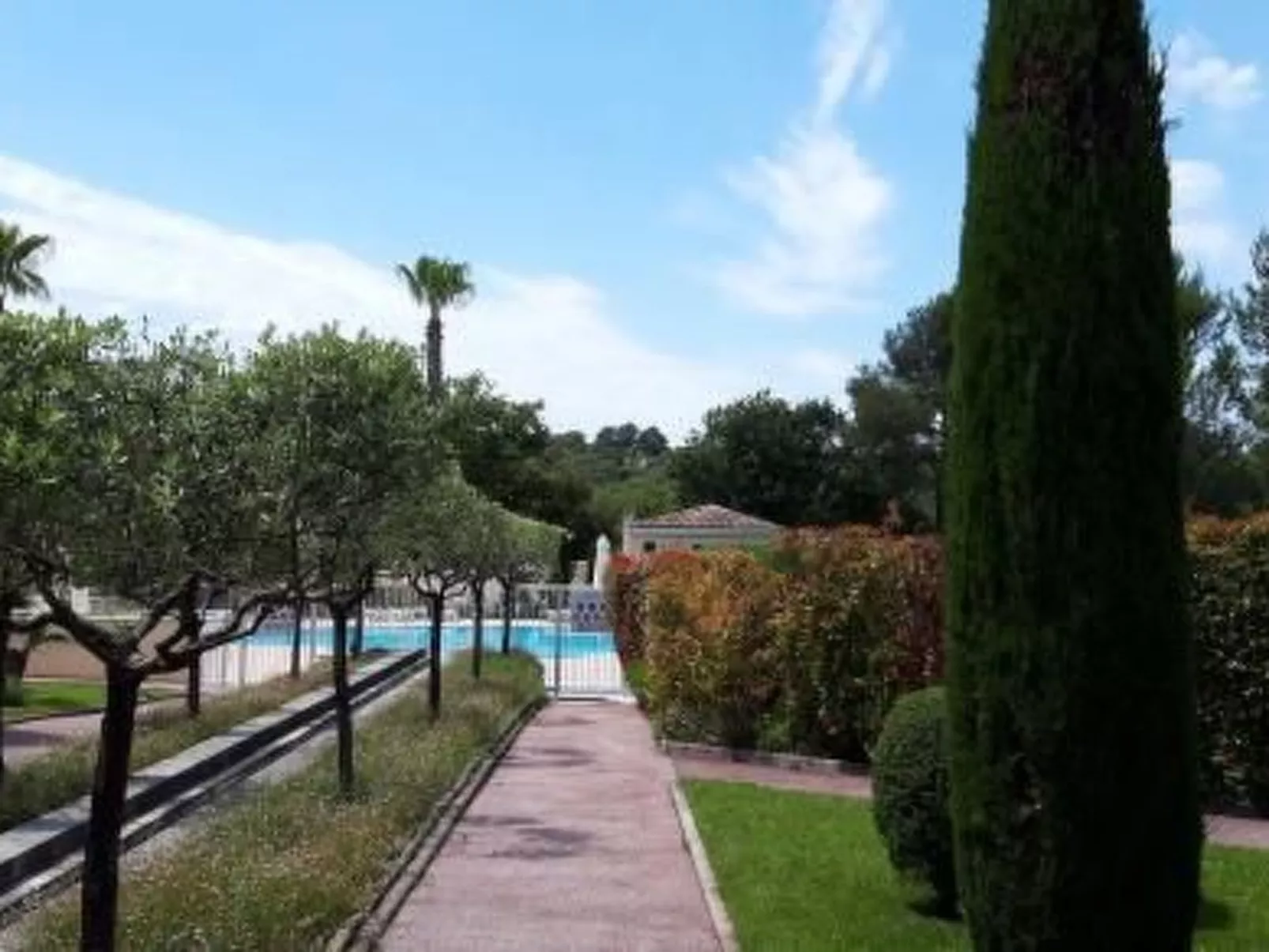 Moderne Wohnung in Mougins mit eigenem Garten-Buiten