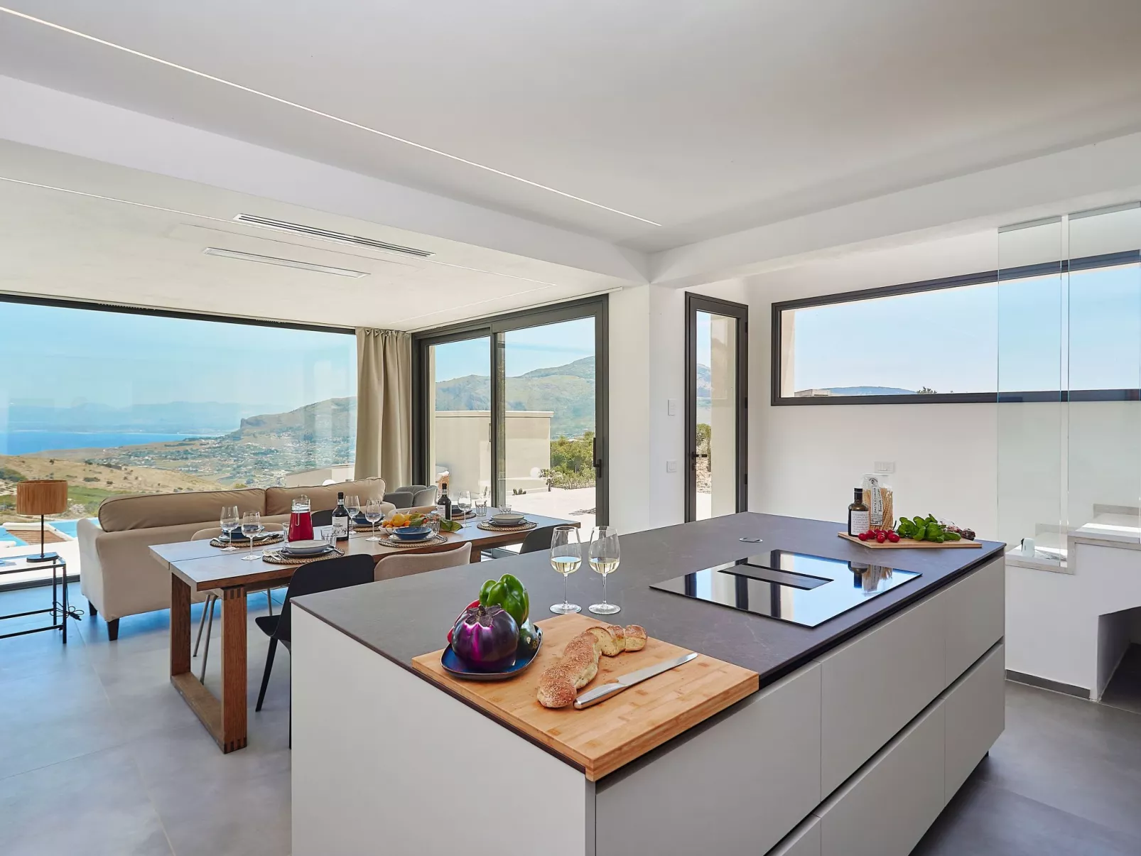 'Villa Muntaja' mit privatem Pool-Binnen