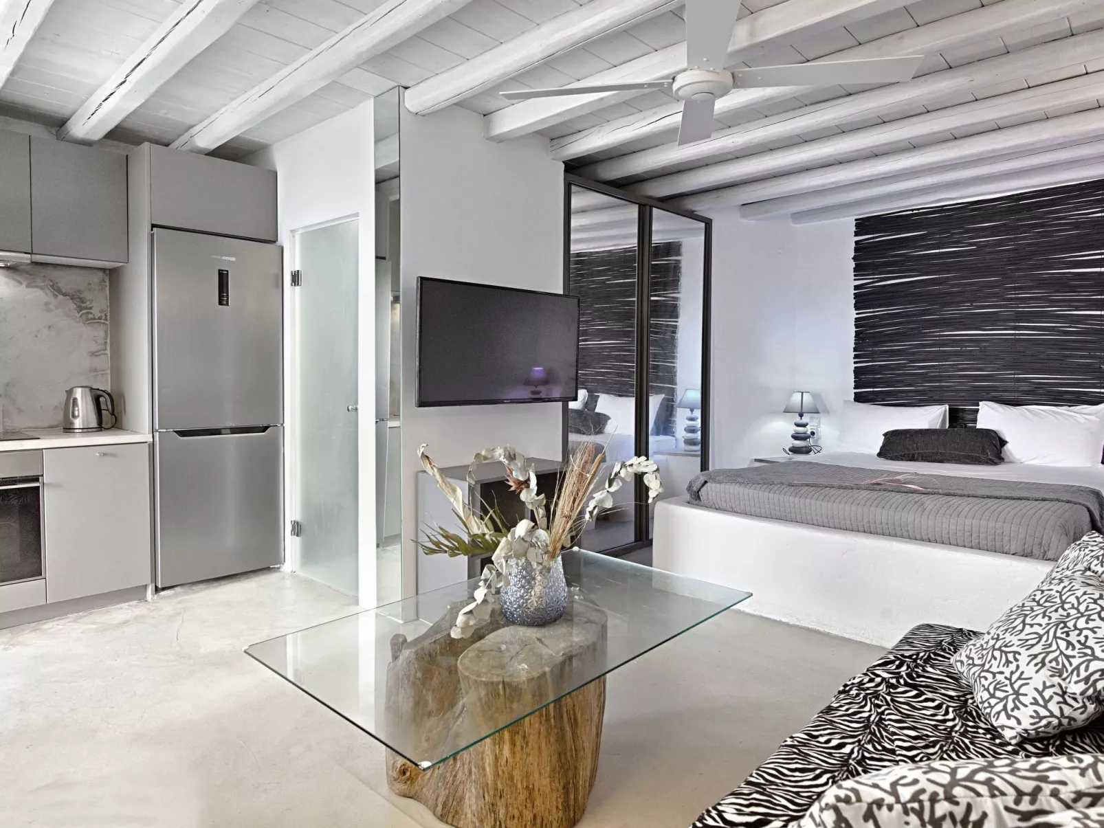 SUPERB BEACH ACCESS LUXURY SEA VILLA POOL by Calypso Sunset-Binnen