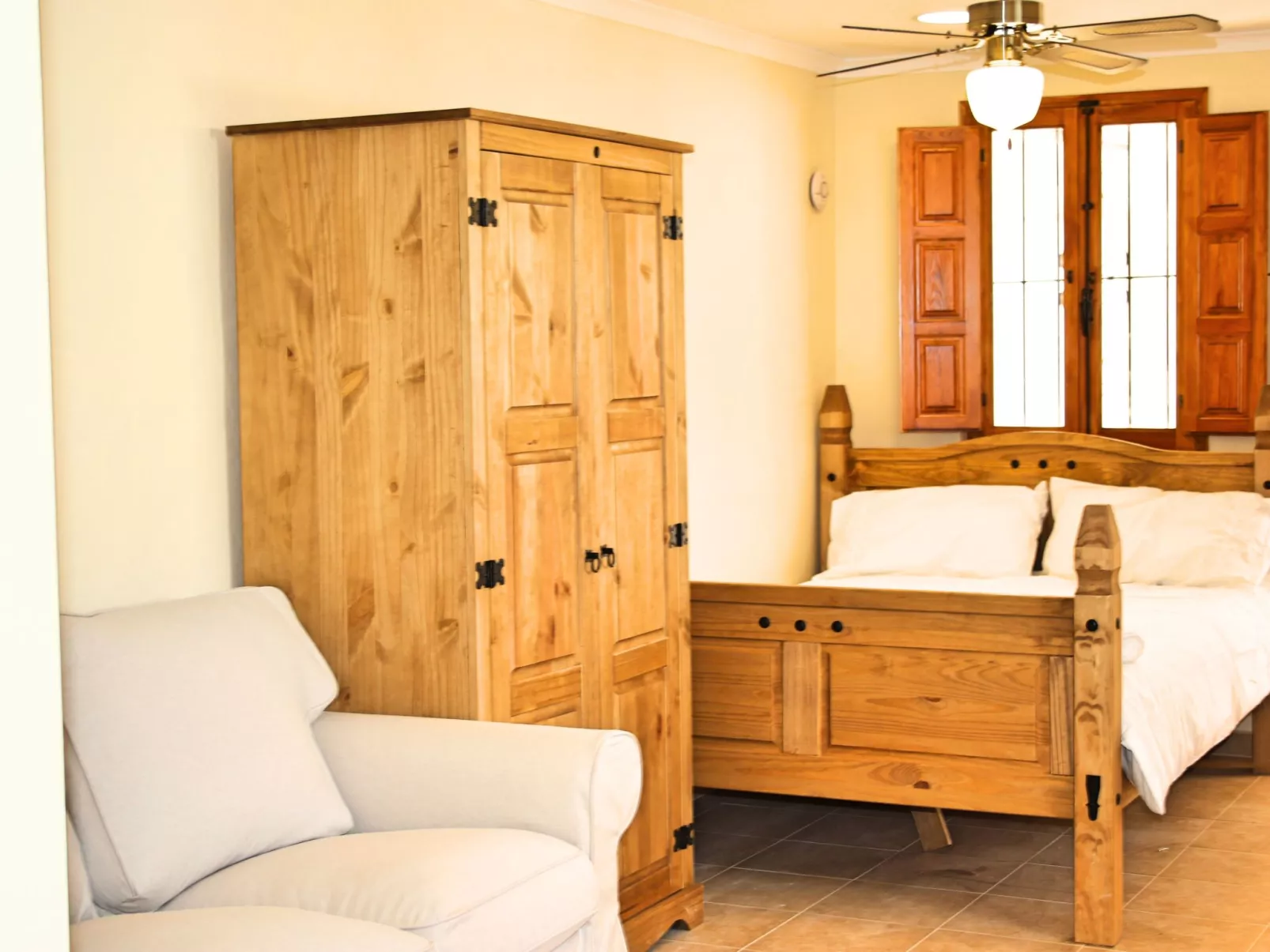 Schönes Haus in Villena mit fabelhaftem Pool-Binnen