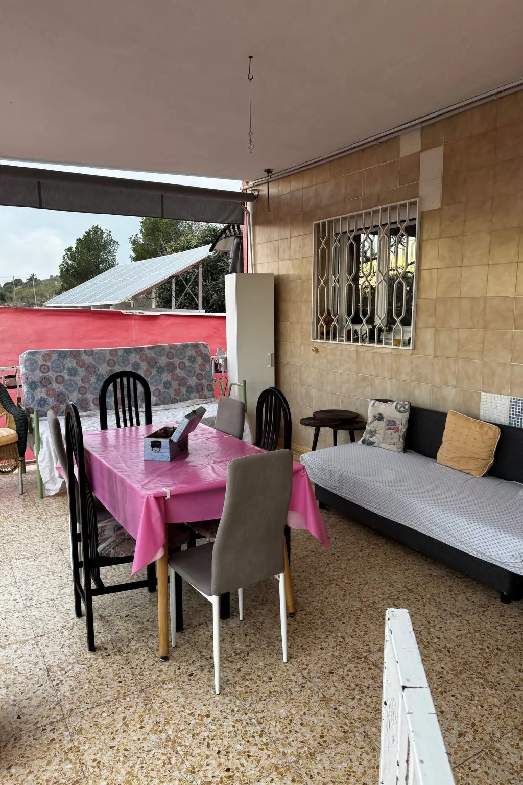 Villa Barby mit Pool für 7 Personen-Buiten