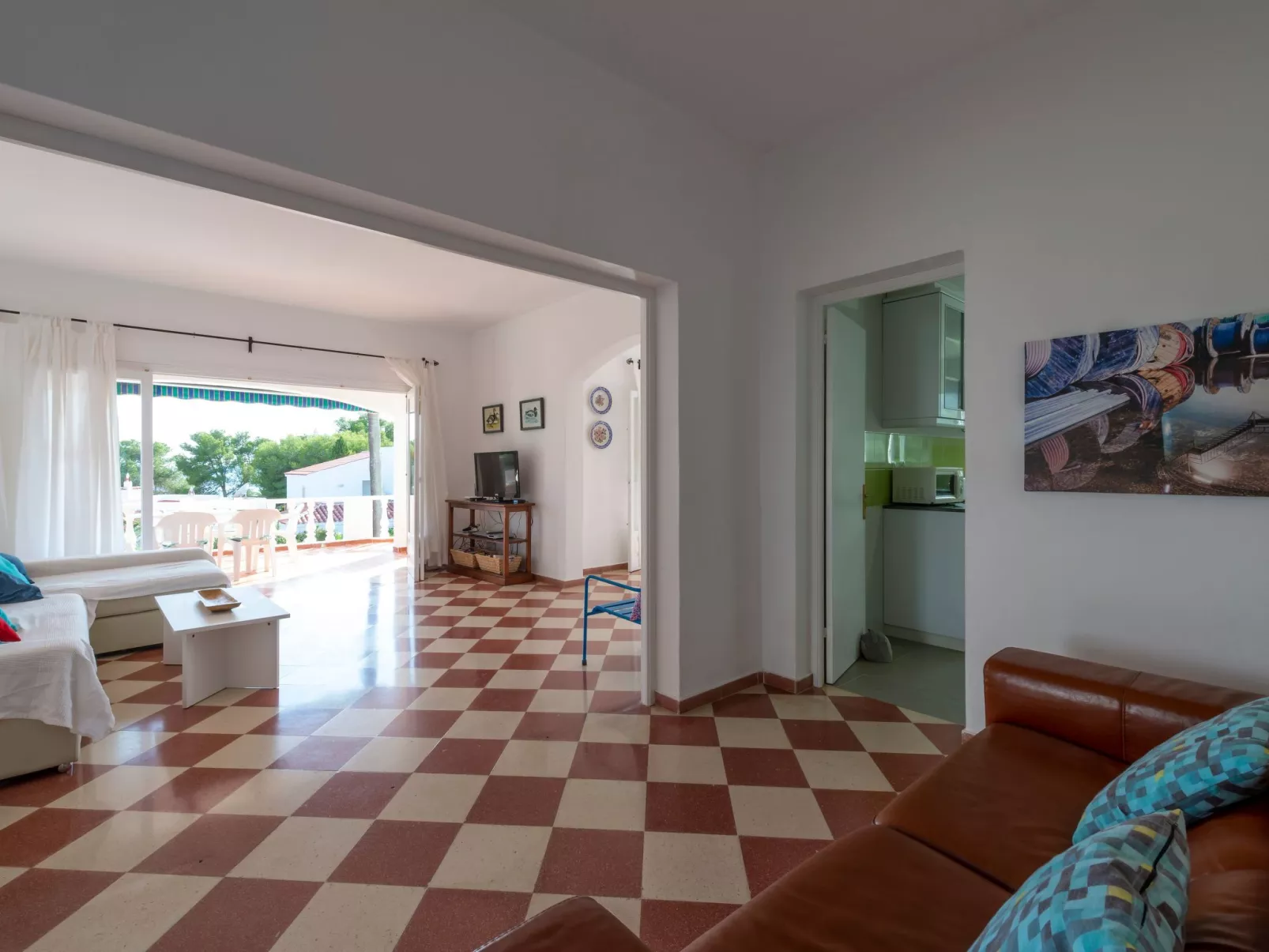 Moderne, frische Familienvilla Allondra - Binnen