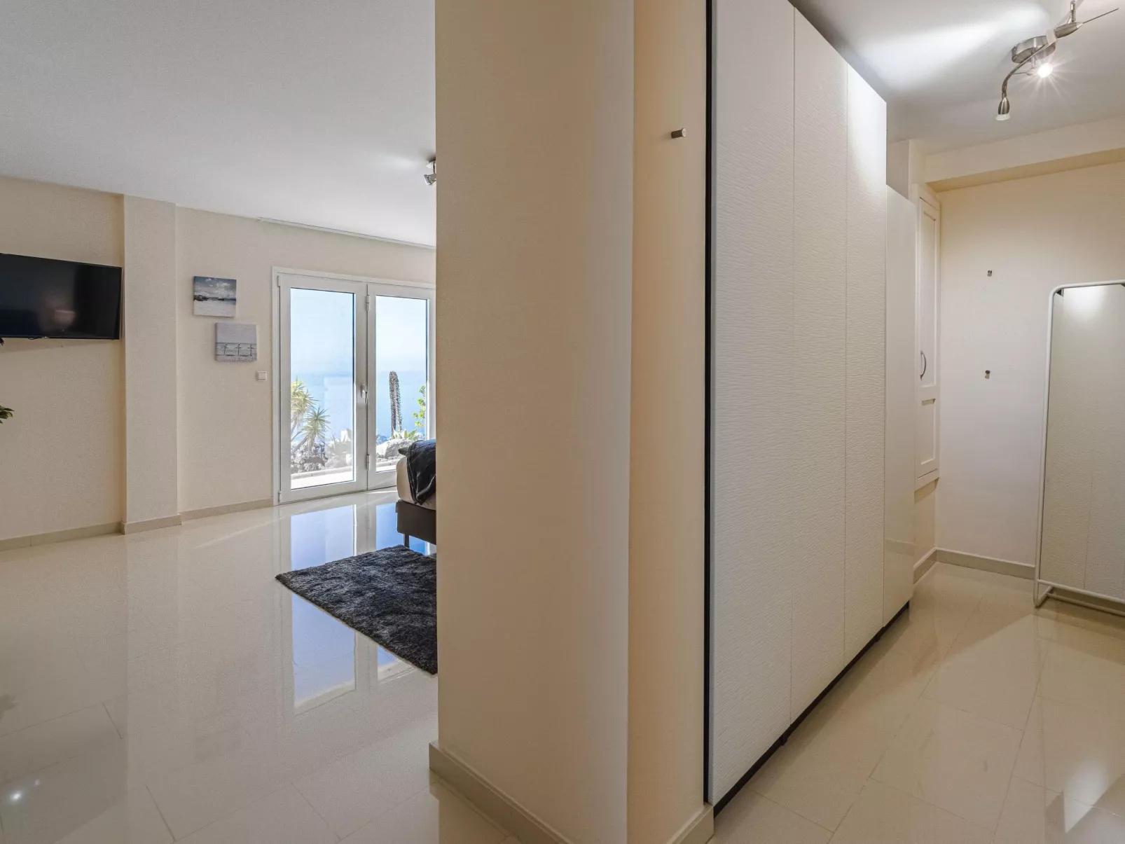 Luxusvilla mit fantastischem Meerblick-Binnen