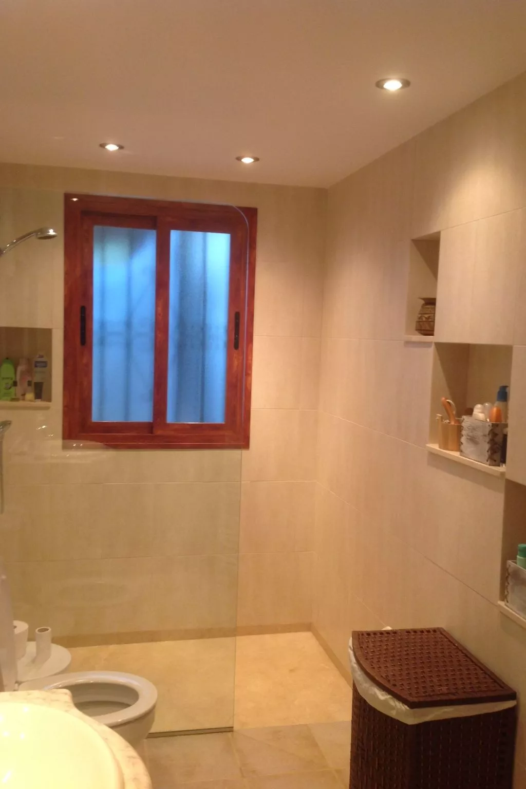 Villa mit außergewöhnlicher Aussicht und beheiztem Pool-Binnen