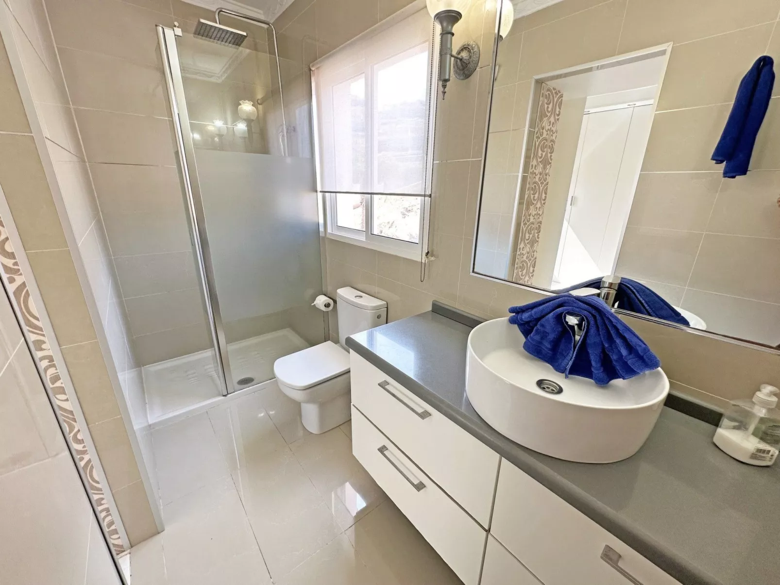 Luxus-Villa Lucia-Binnen