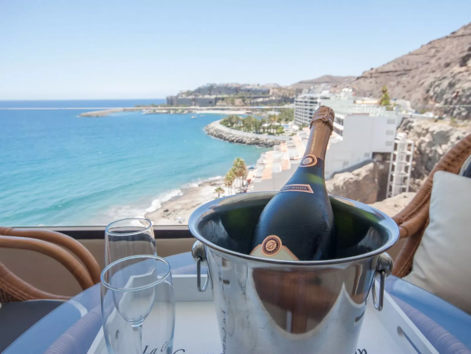 Aufwachen mit herrlichem Meerblick aus dieser schicken Wohnung-Buiten
