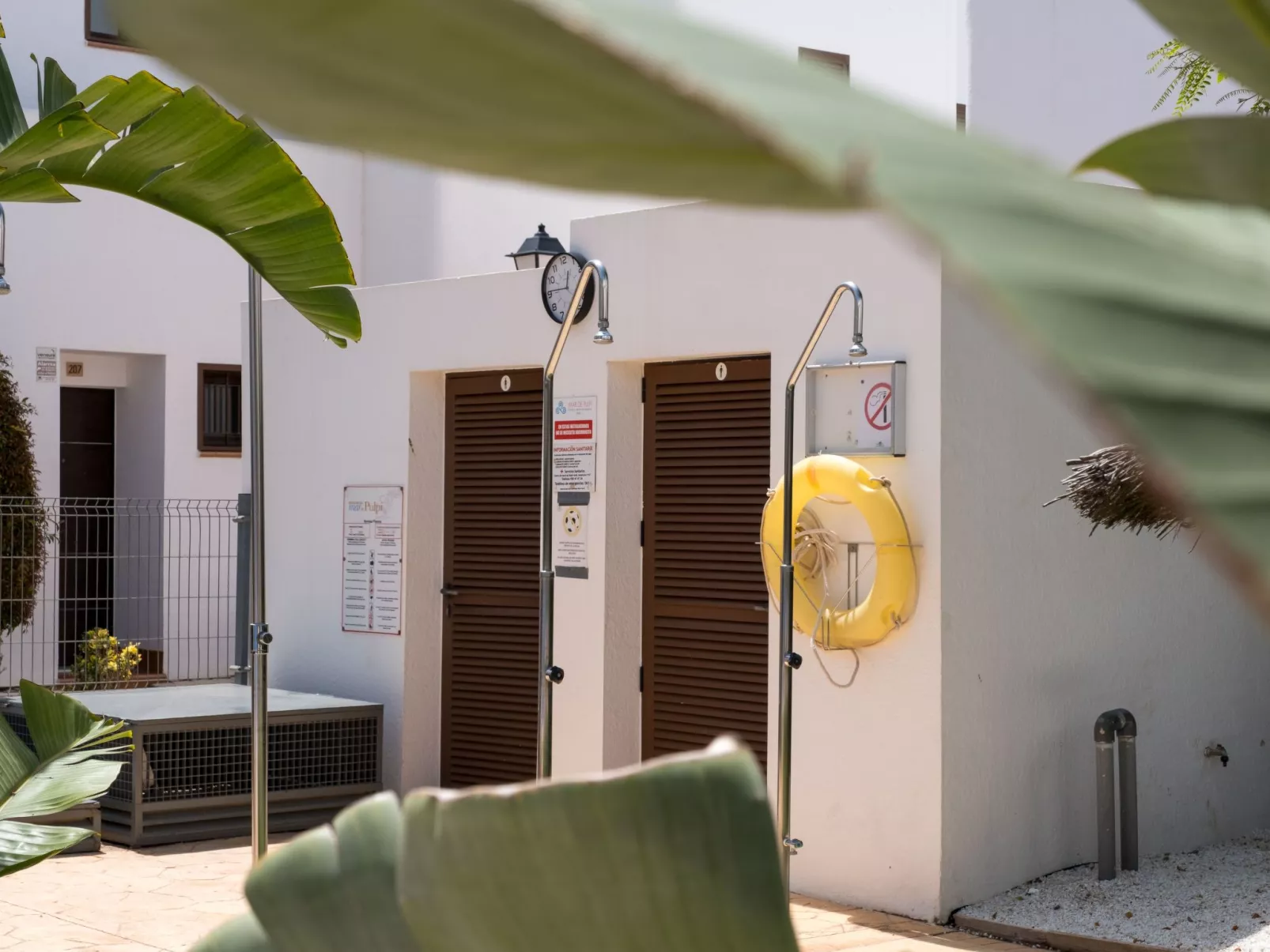 Entspannungs- und Aktivitätsumgebung - E-Ladegerät-Buiten