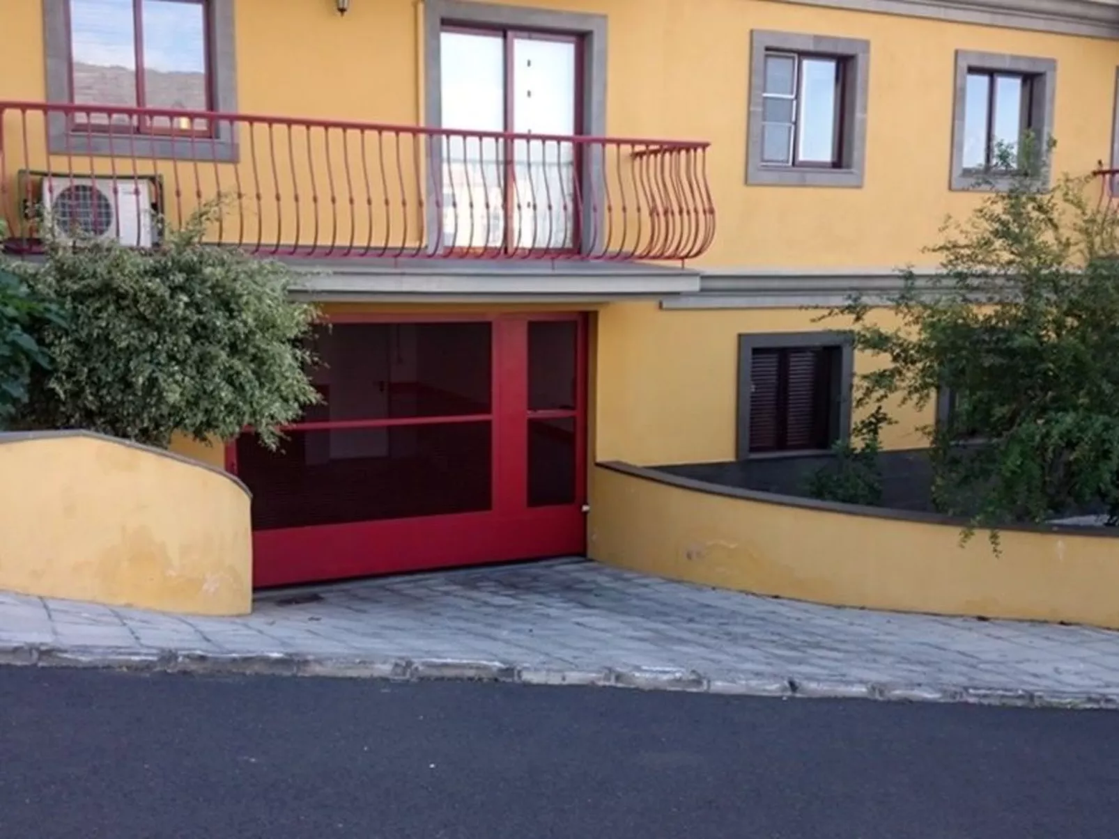 Belair mit Pool - Image-tags.info