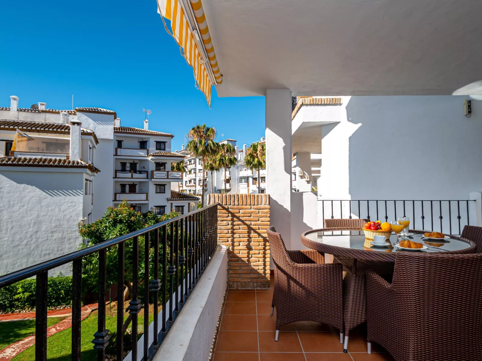 Appartement mit Terrasse-Buiten