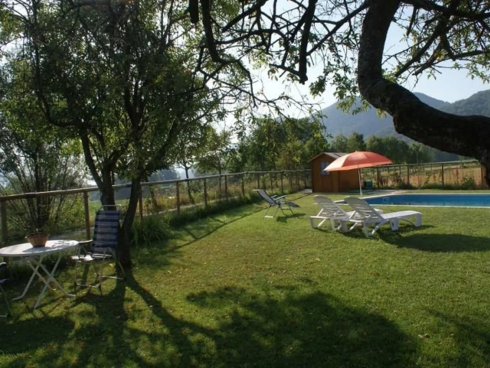 Wohnung El Graner mit großer Fensterfront-Buiten