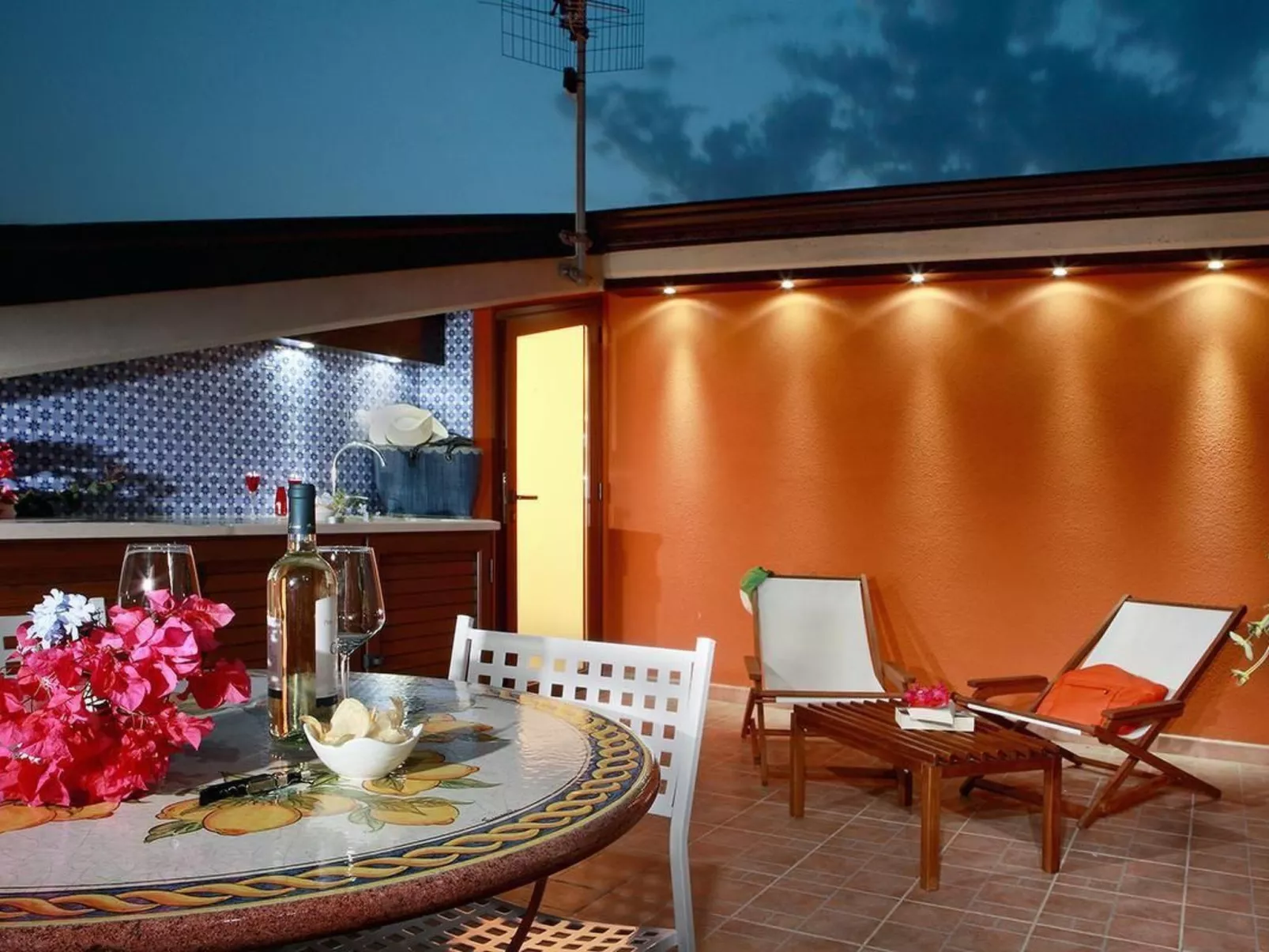 Luna rossa charmantes Haus-Image-tags.info