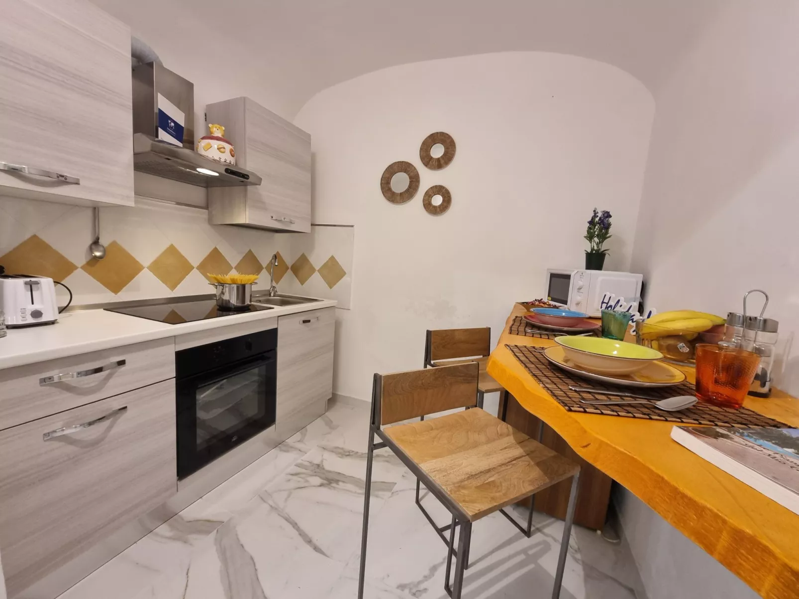 Donna Lidia von Holiday World-Image-tags.info