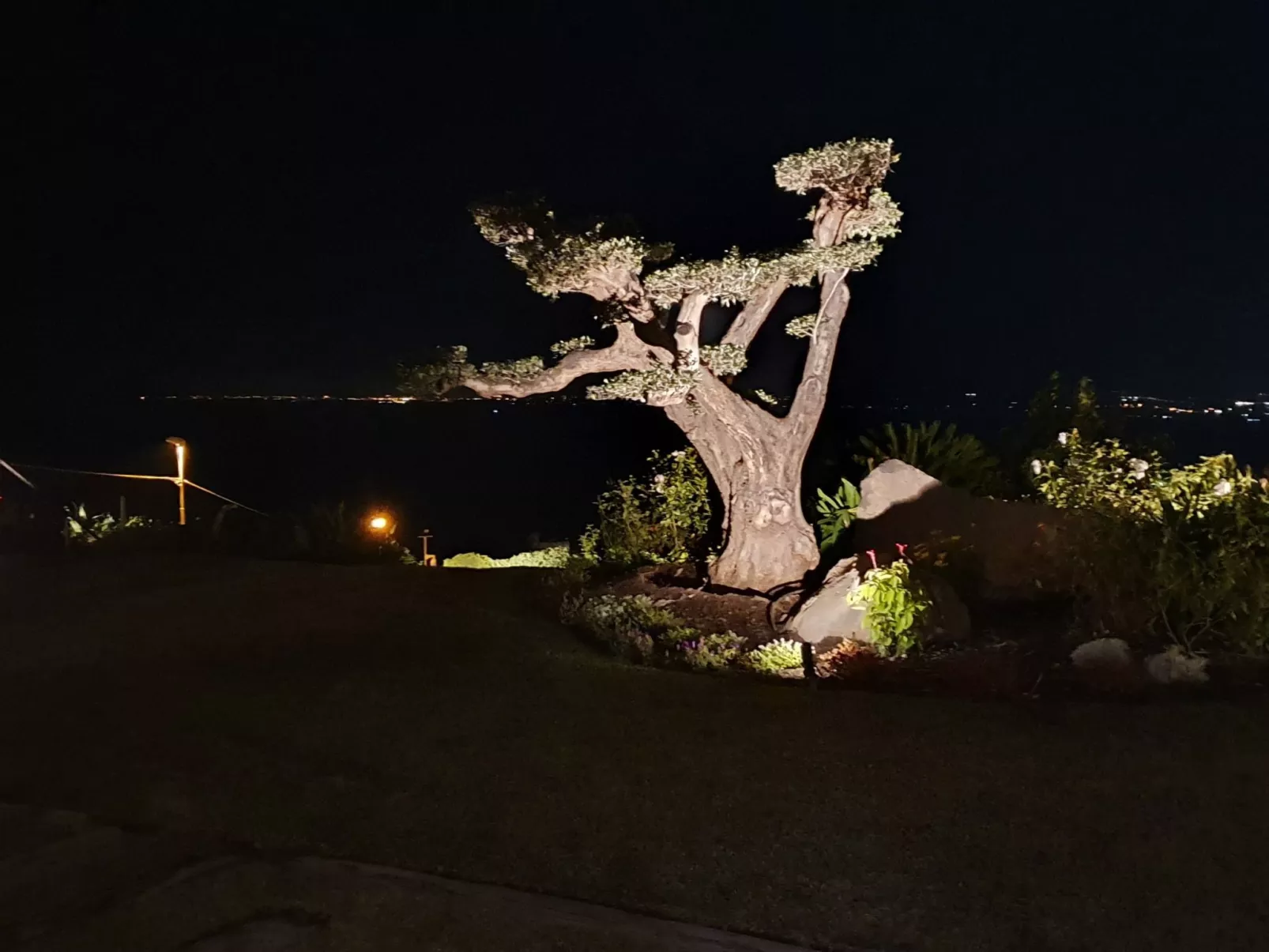 Zyklopenhaus. Erstaunliche Aussicht und privates Mini-Spa-Image-tags.info