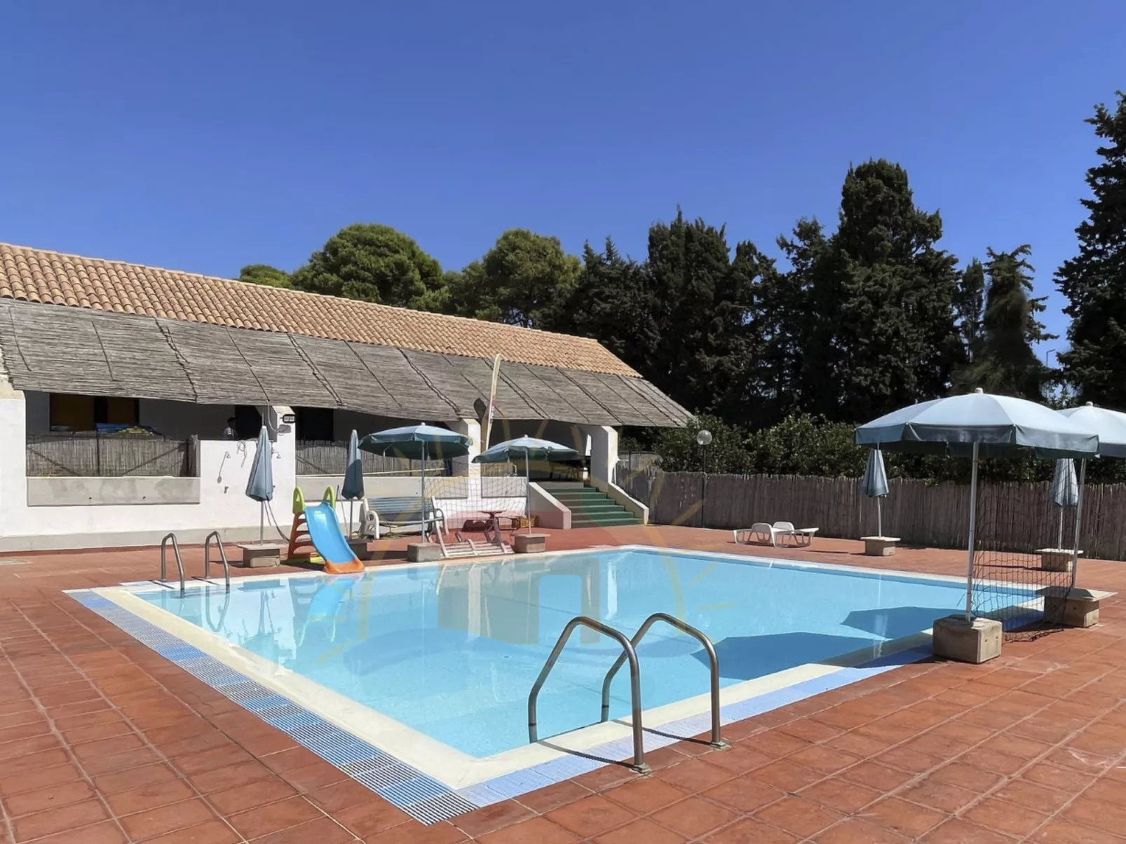 Wohnung "Kastalia" mit Infinity-Pool - Buiten