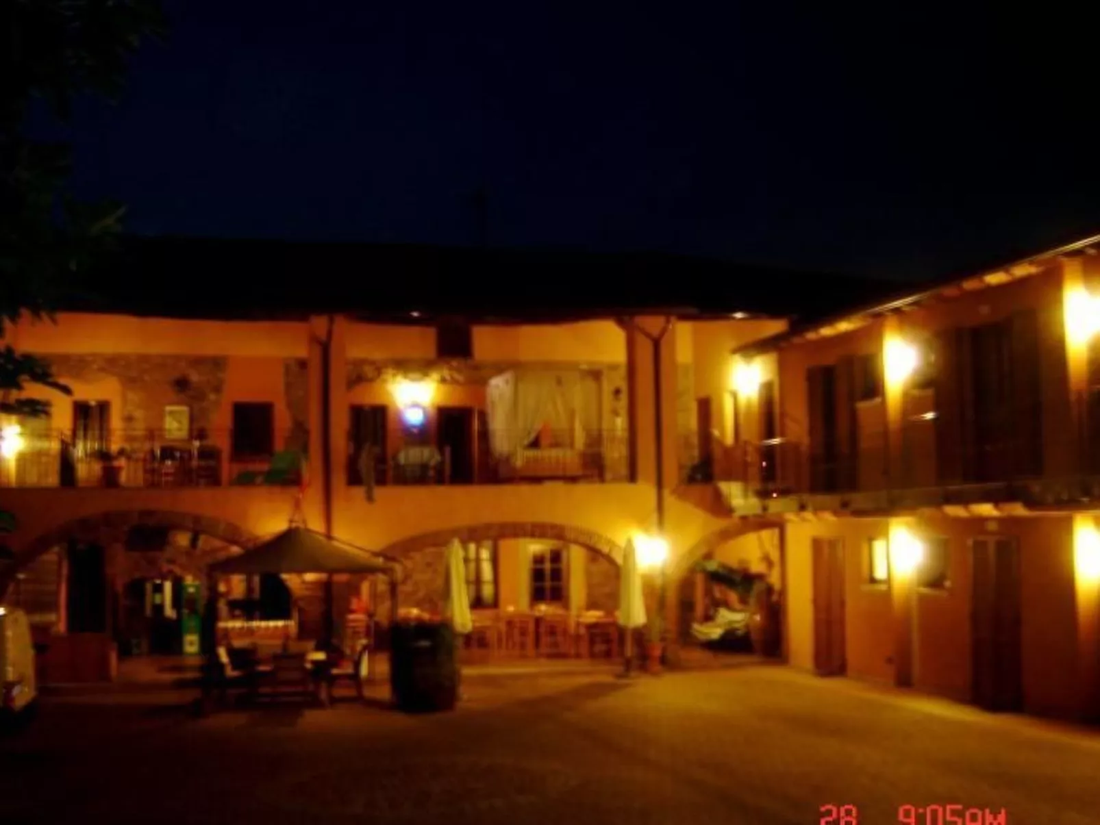 Mit großer Terrasse-Buiten