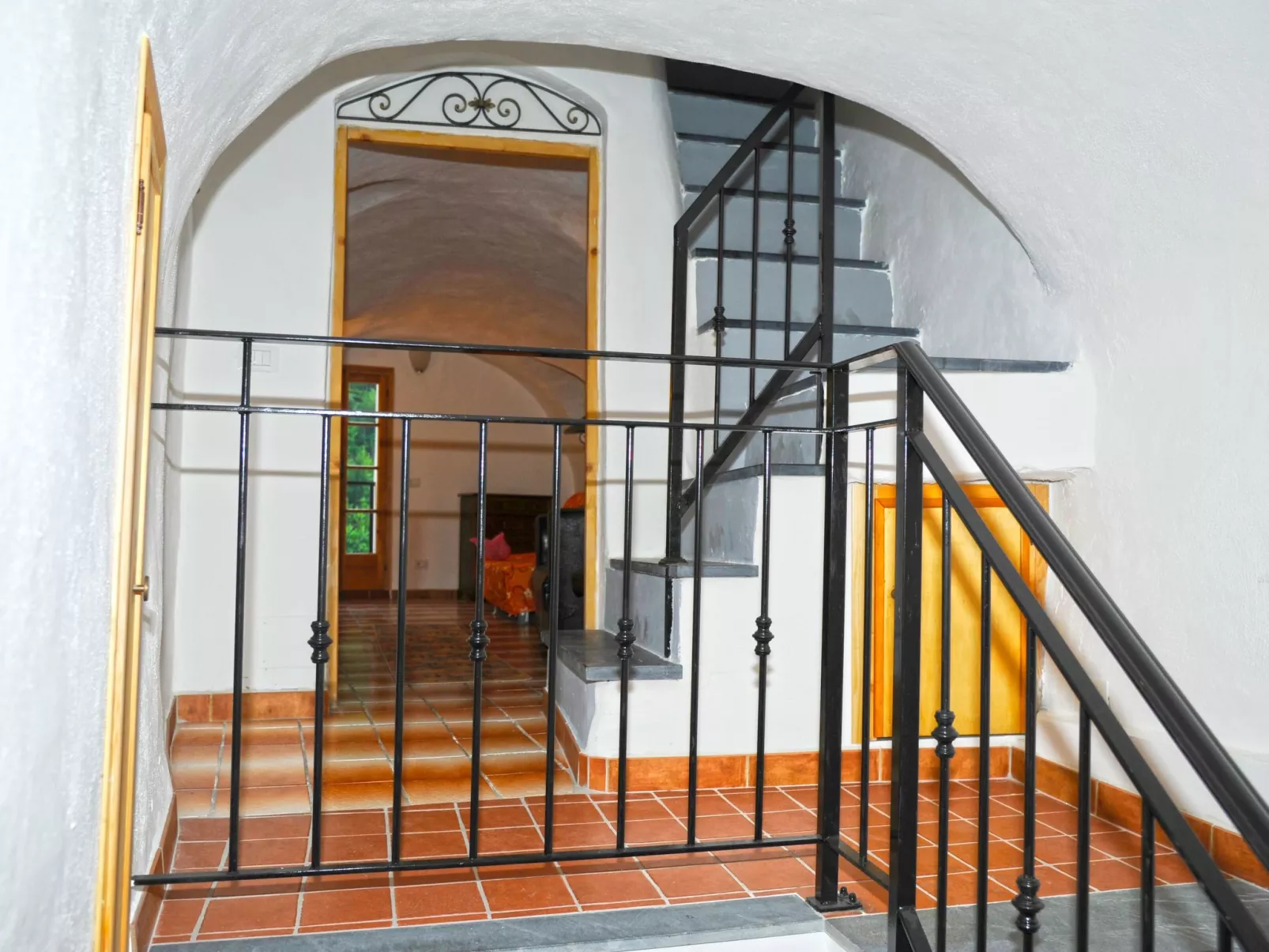 Panoramawohnung mit Balkon und Terrasse-Binnen