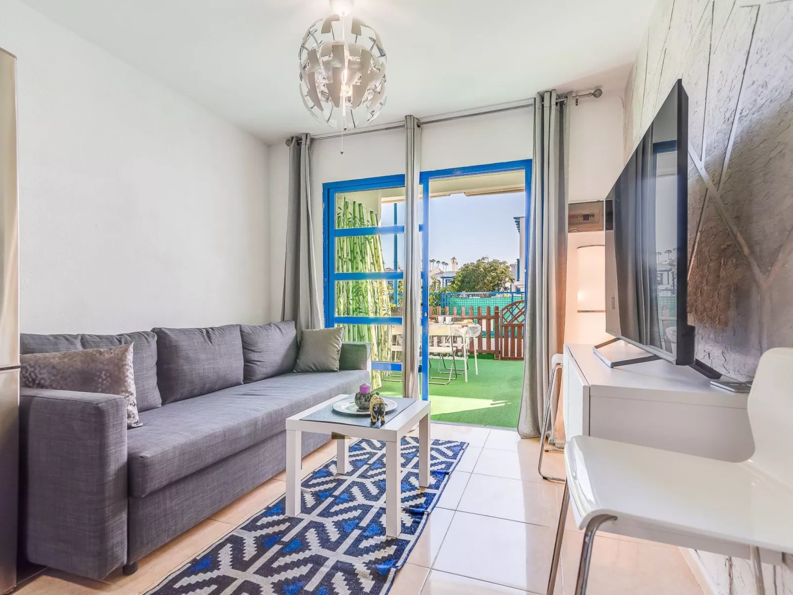 Mit eigenem Garten und Terrasse-Binnen