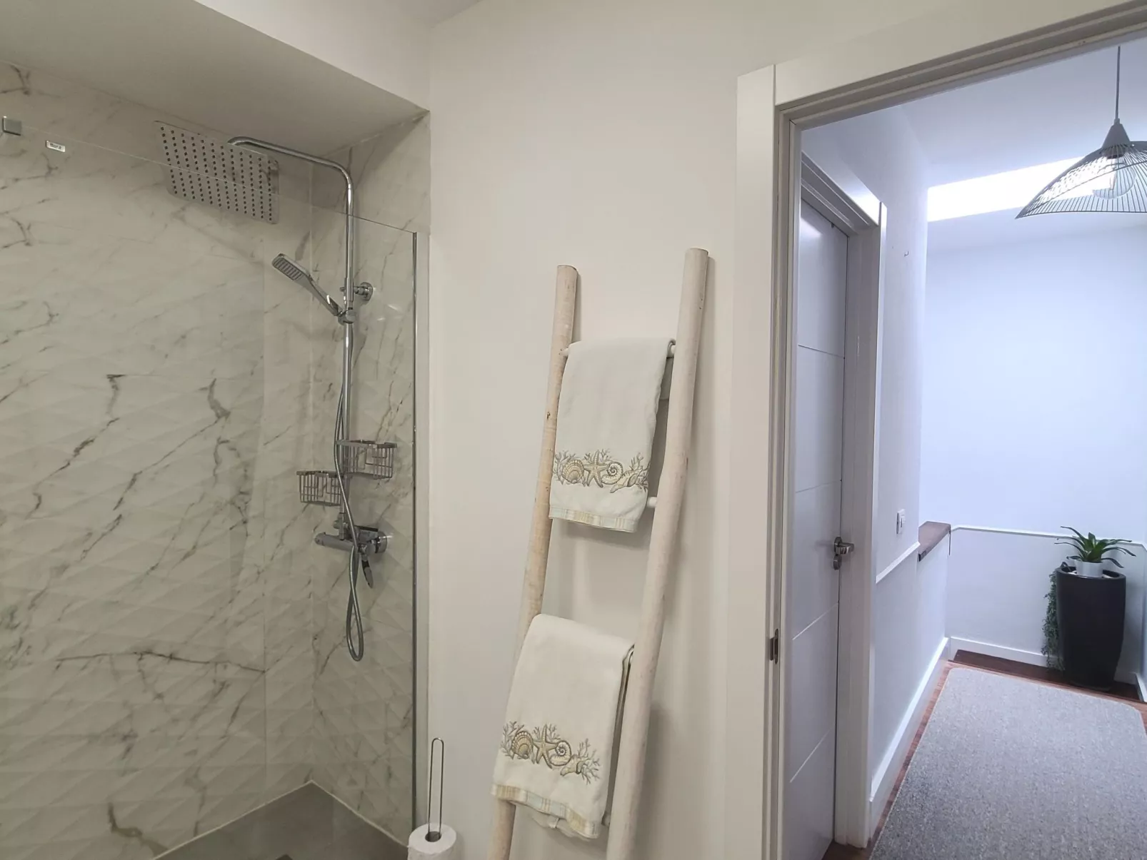 Haus mit Meerblick-Binnen