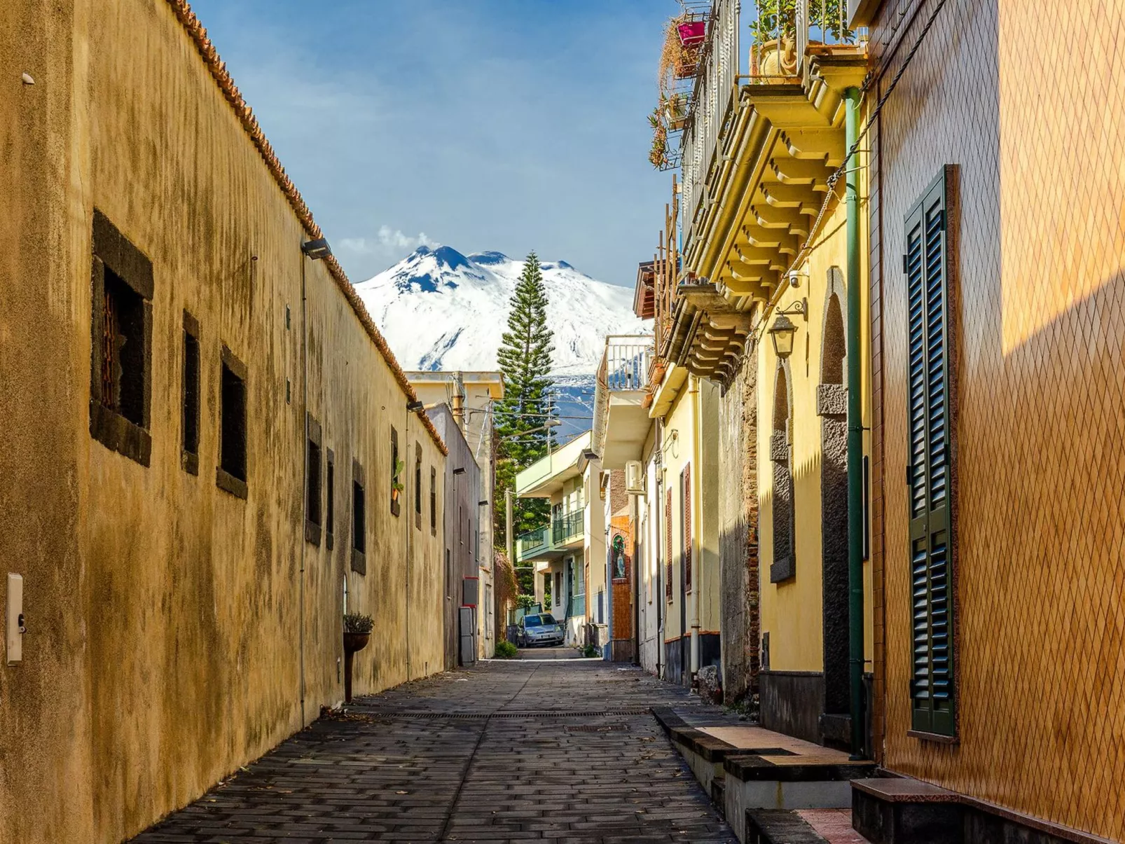 Das Haus der Provokation-Buiten