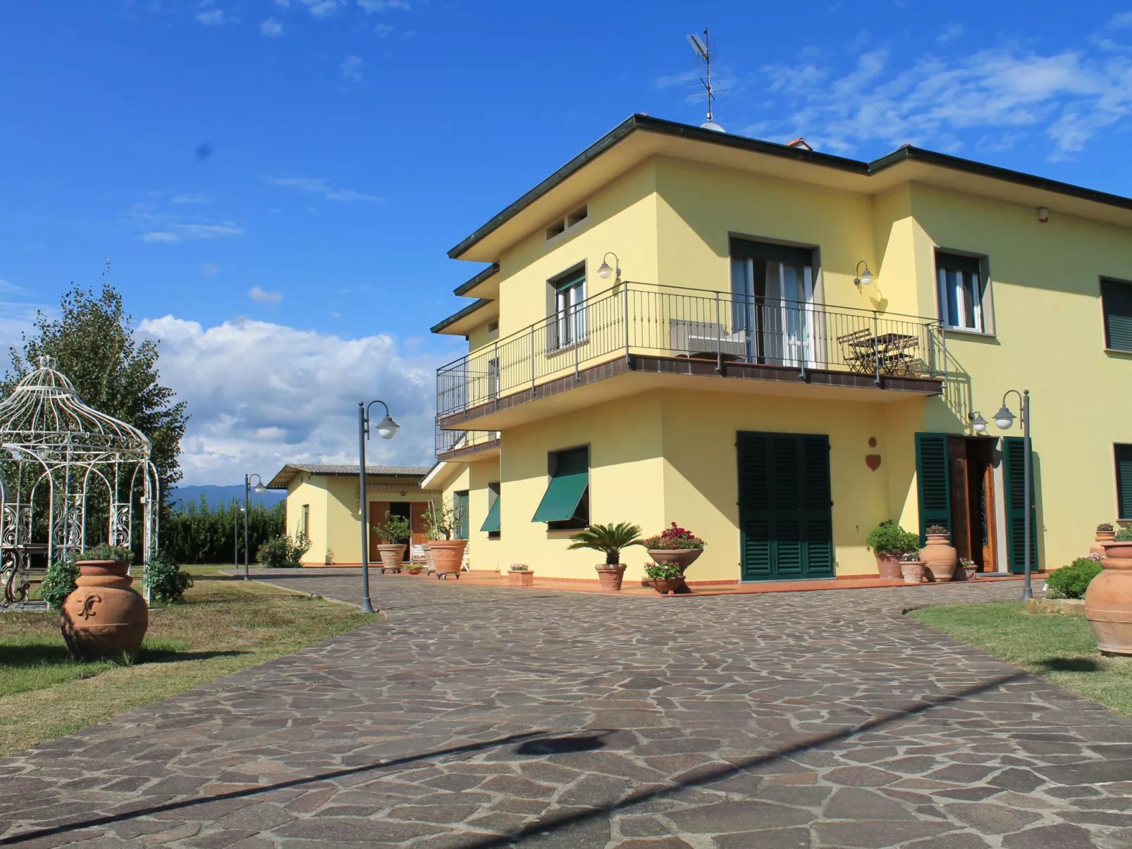 La Valinfiore Luxuswohnung mit Pool-Buiten