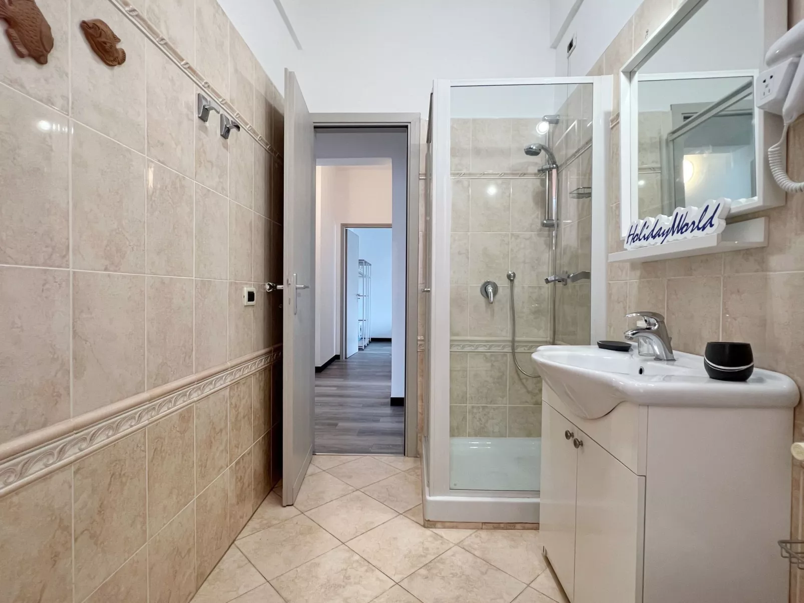 Für 6 Personen ca. 96 m&sup2; in Arenzano, Norditalien (Ligurien)-Binnen