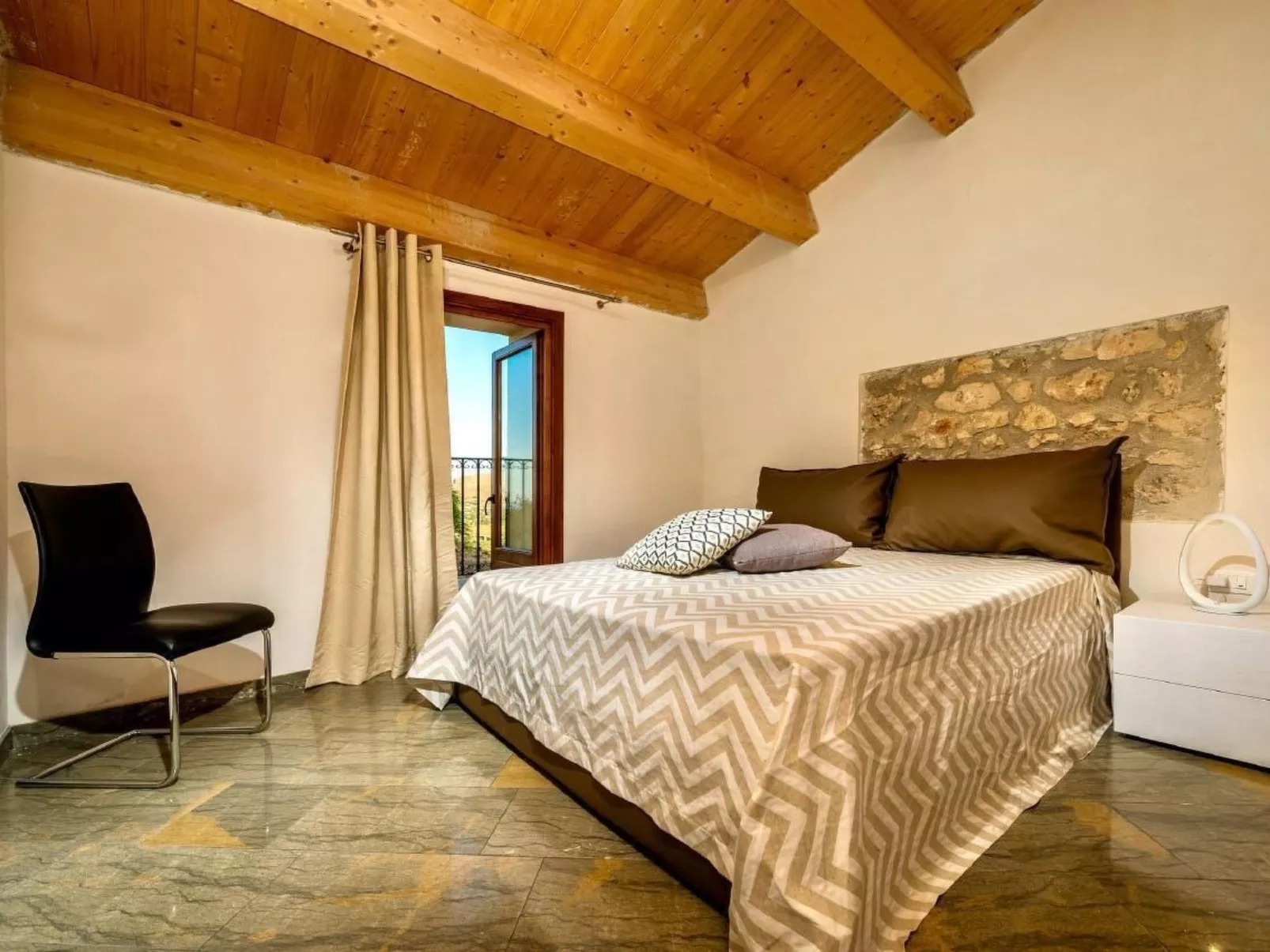 Villa "Le Muse" mit eigenem Pool-Binnen