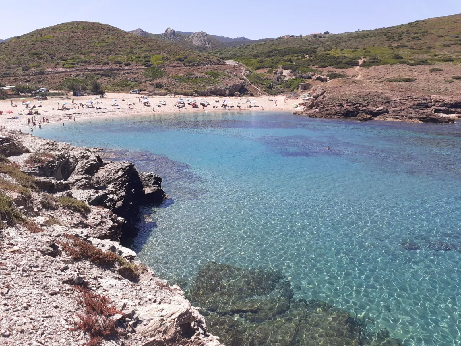 Rustikale Villa mit Steinpool-Image-tags.info