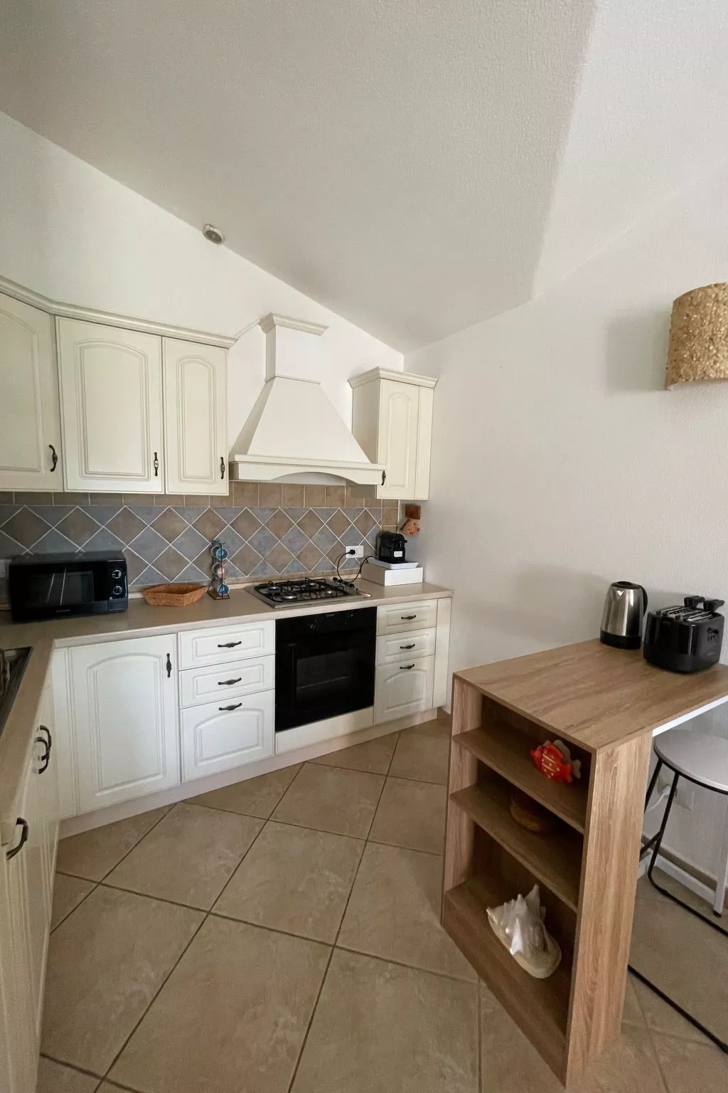 Haus 1 Kilometer vom Strand von Porto Ainu entfernt-Image-tags.info