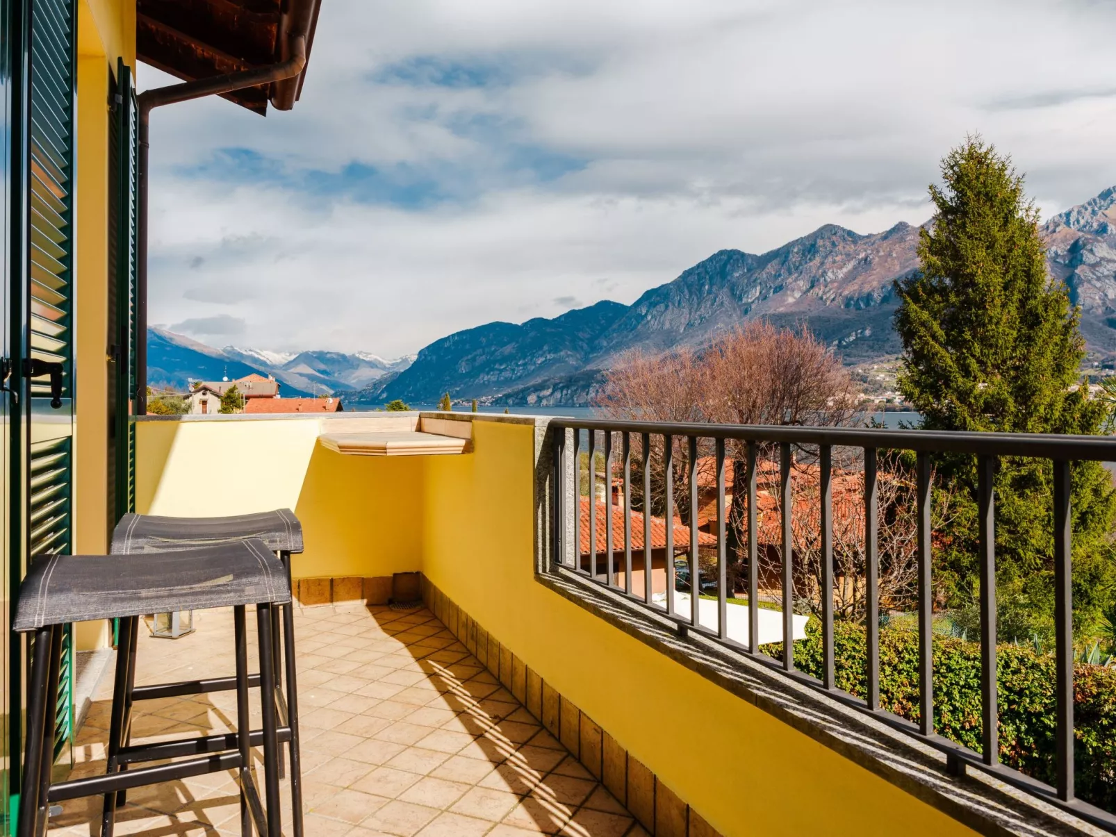 Villa zur alleinigen Nutzung mit 4 Wohnungen-Buiten