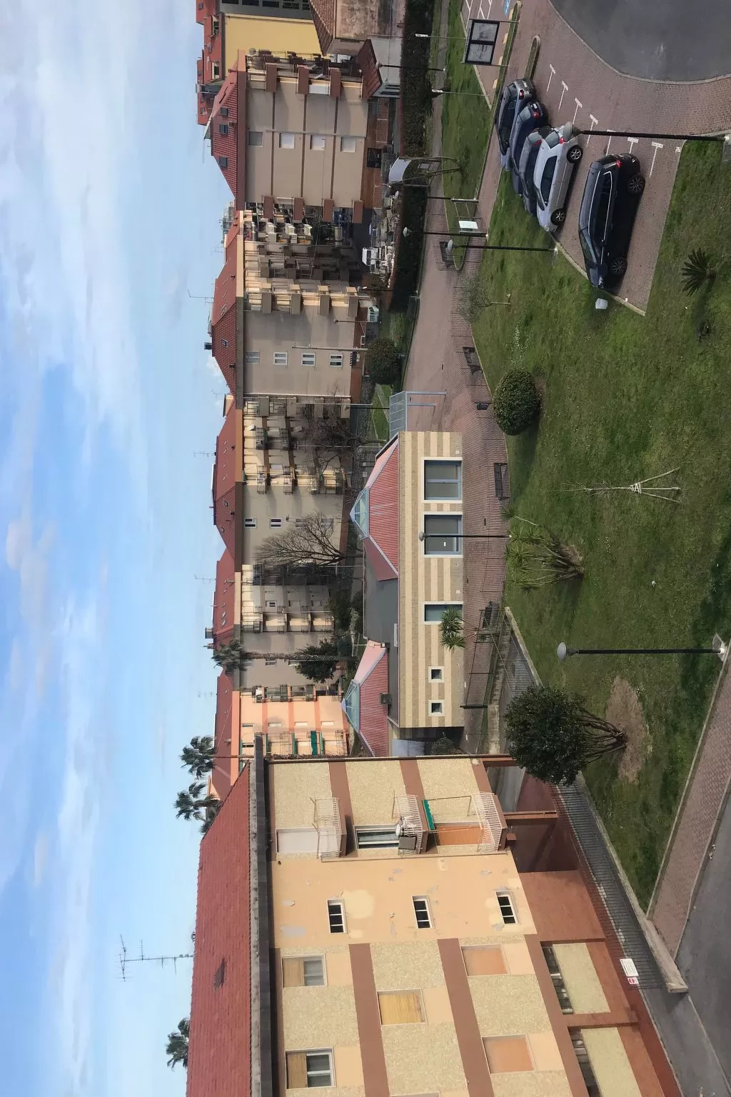'White' mit Balkon-Buiten