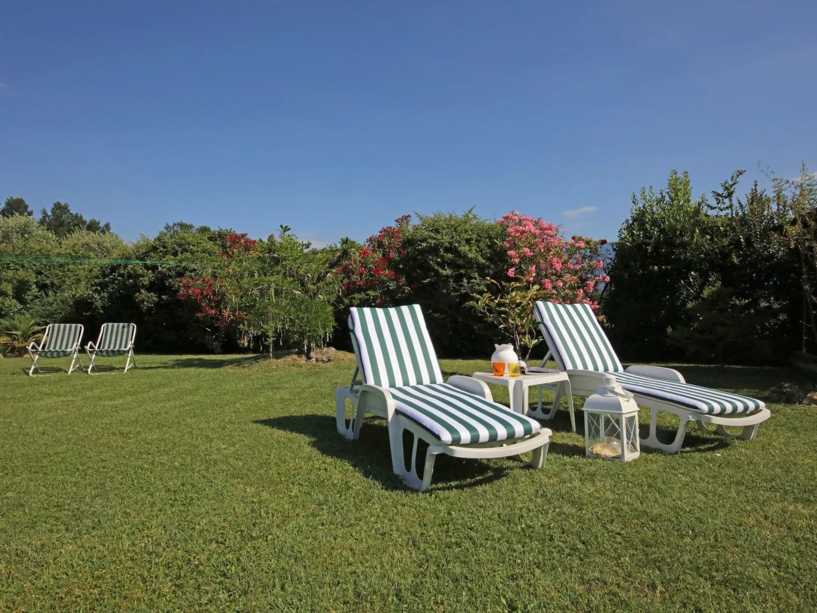 Calla' Wohnung mit Schwimmbad-Buiten