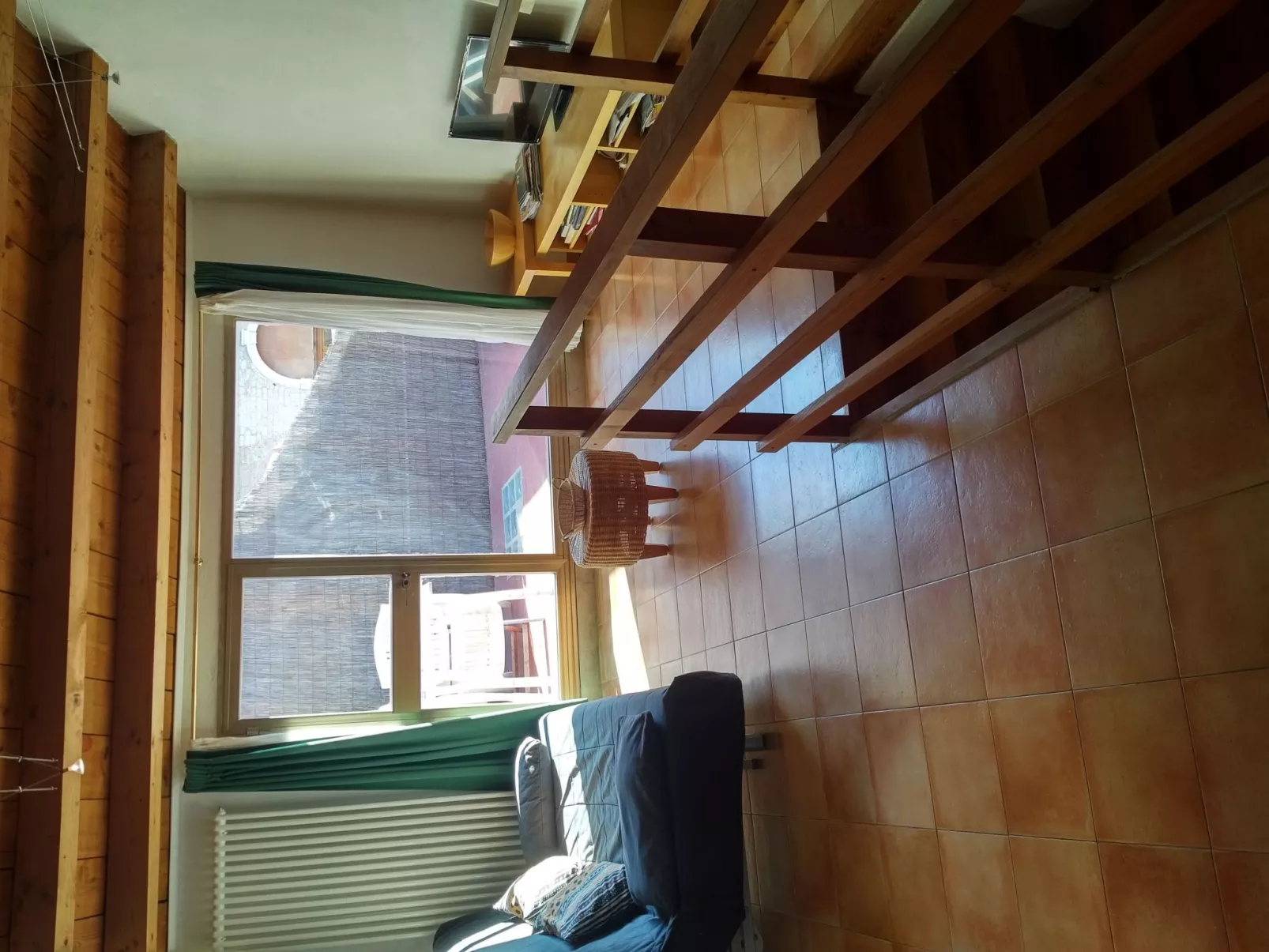 Zweijährige Terrassenwohnung-Binnen