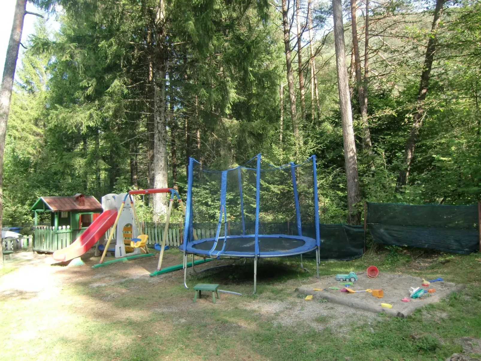 Erdgeschosswohnung mit möbliertem Garten-Buiten