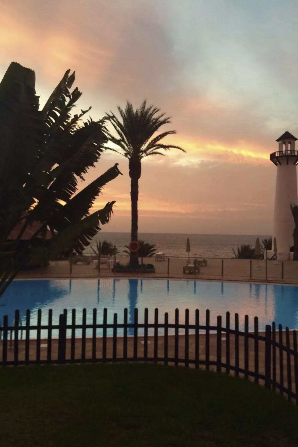 Schöne Wohnung Sun Club-Buiten