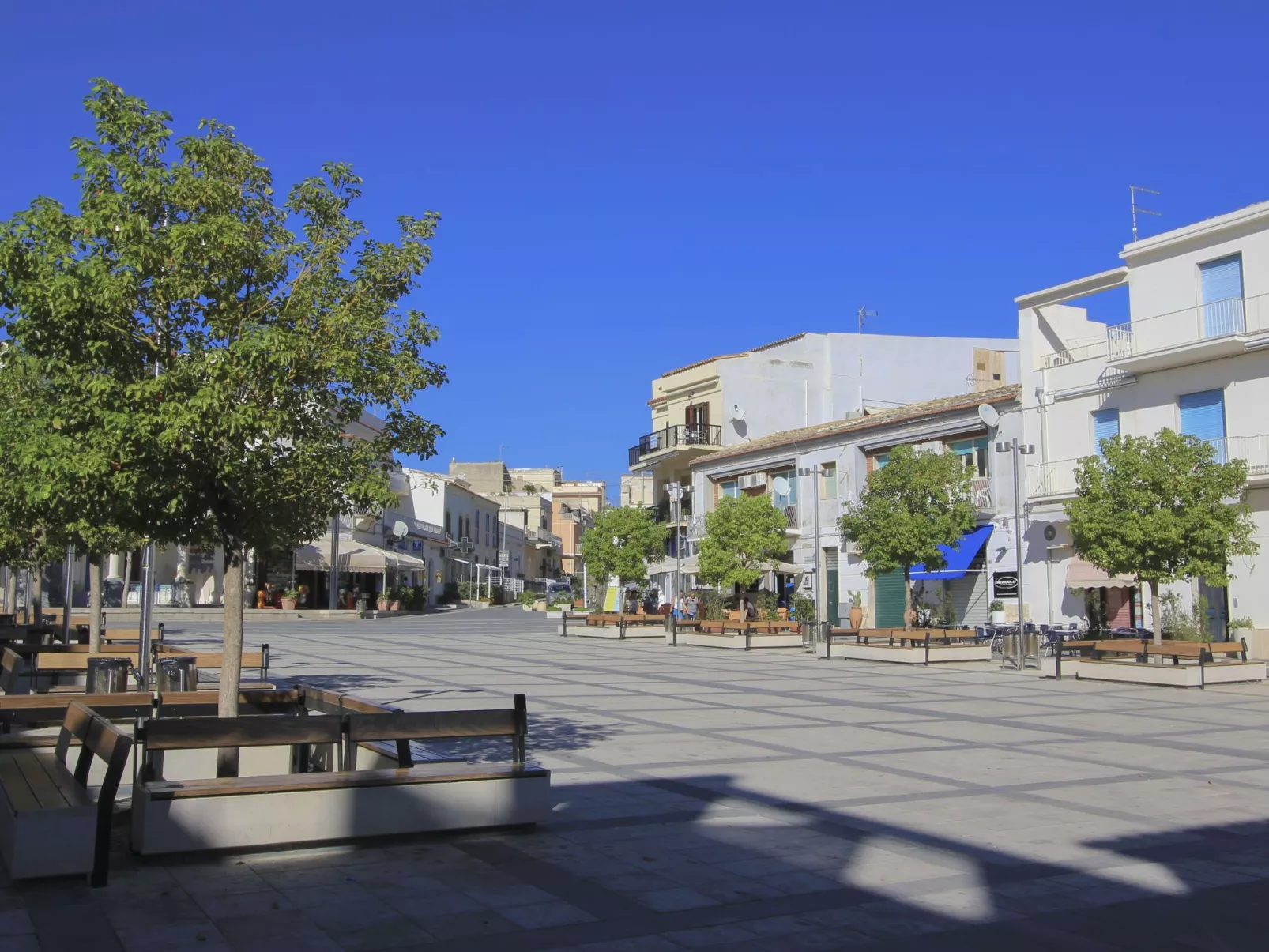 Talete, im Zentrum 40 m vom Strand entfernt-Buiten