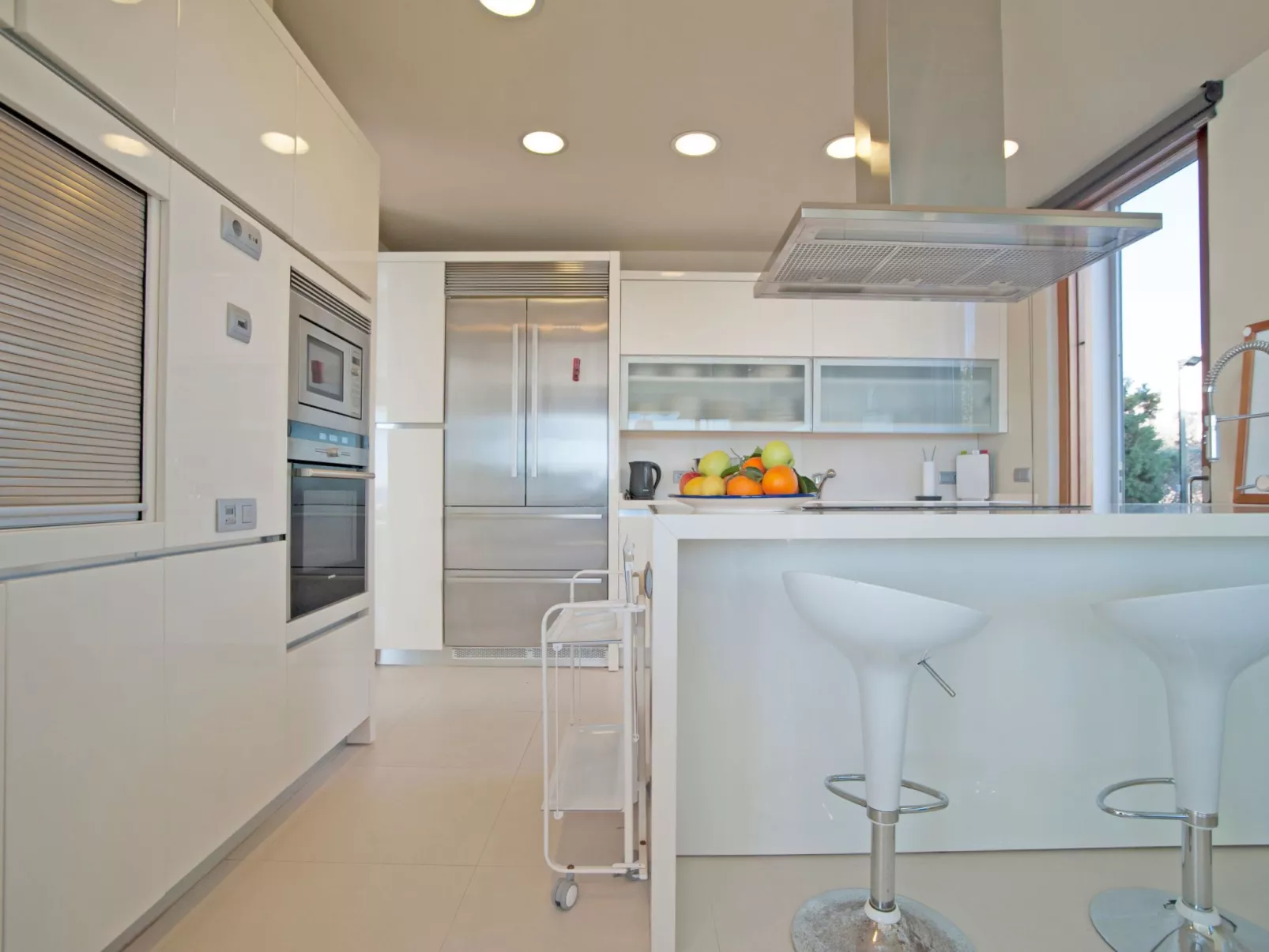 Majestätische Villa mit 5 Schlafzimmern und Pool direkt am Meer-Image-tags.info