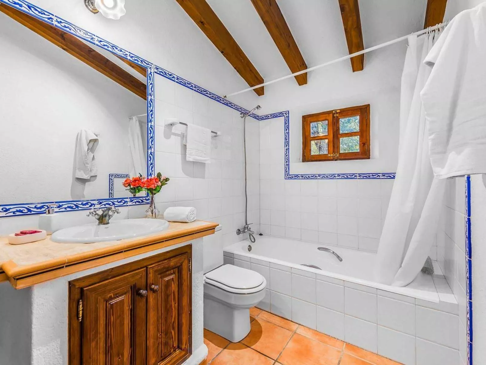 Finca Tomas, Cala Sant Vicenç-Binnen