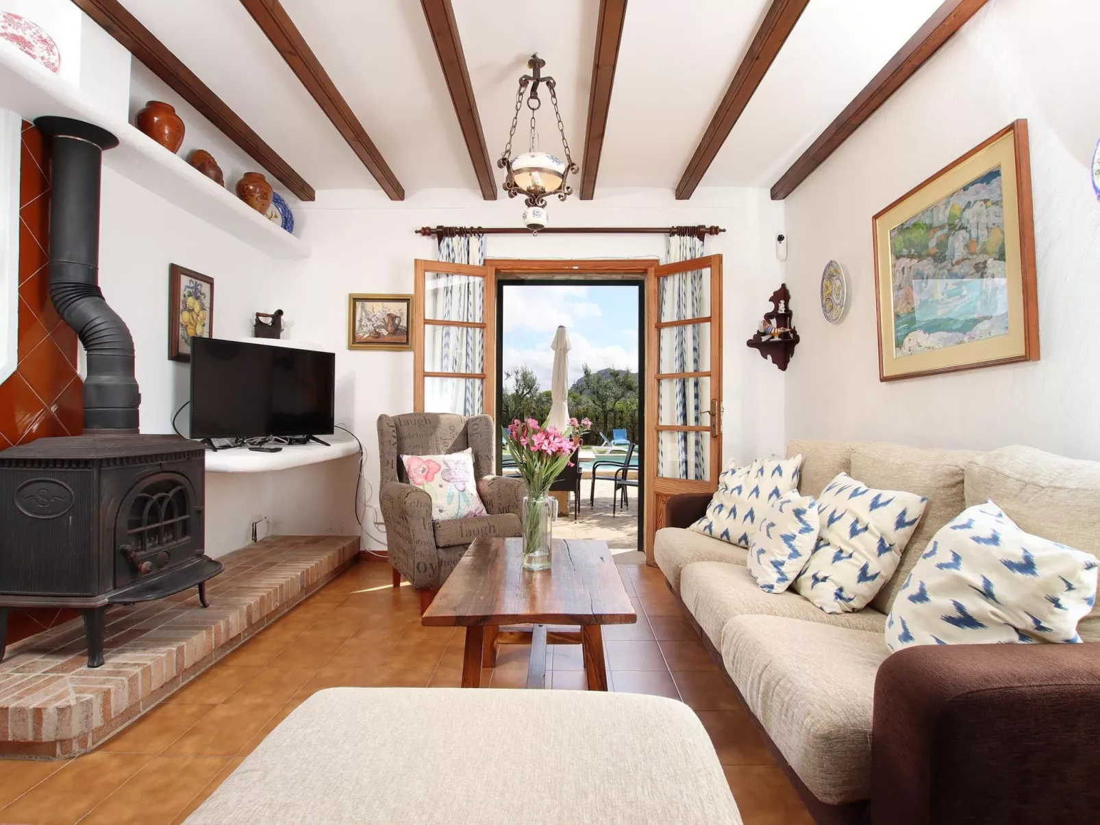 "Joan" mit privatem Pool-Binnen