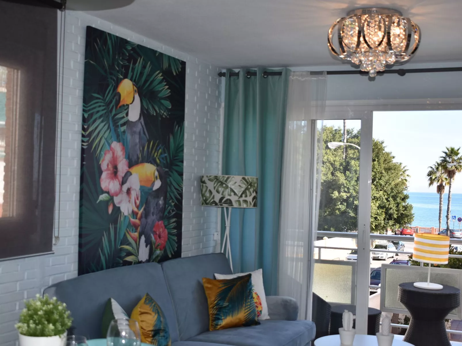 Helle und renovierte Ferienwohnung mit Balkon und tollem Blick auf das Meer - Binnen