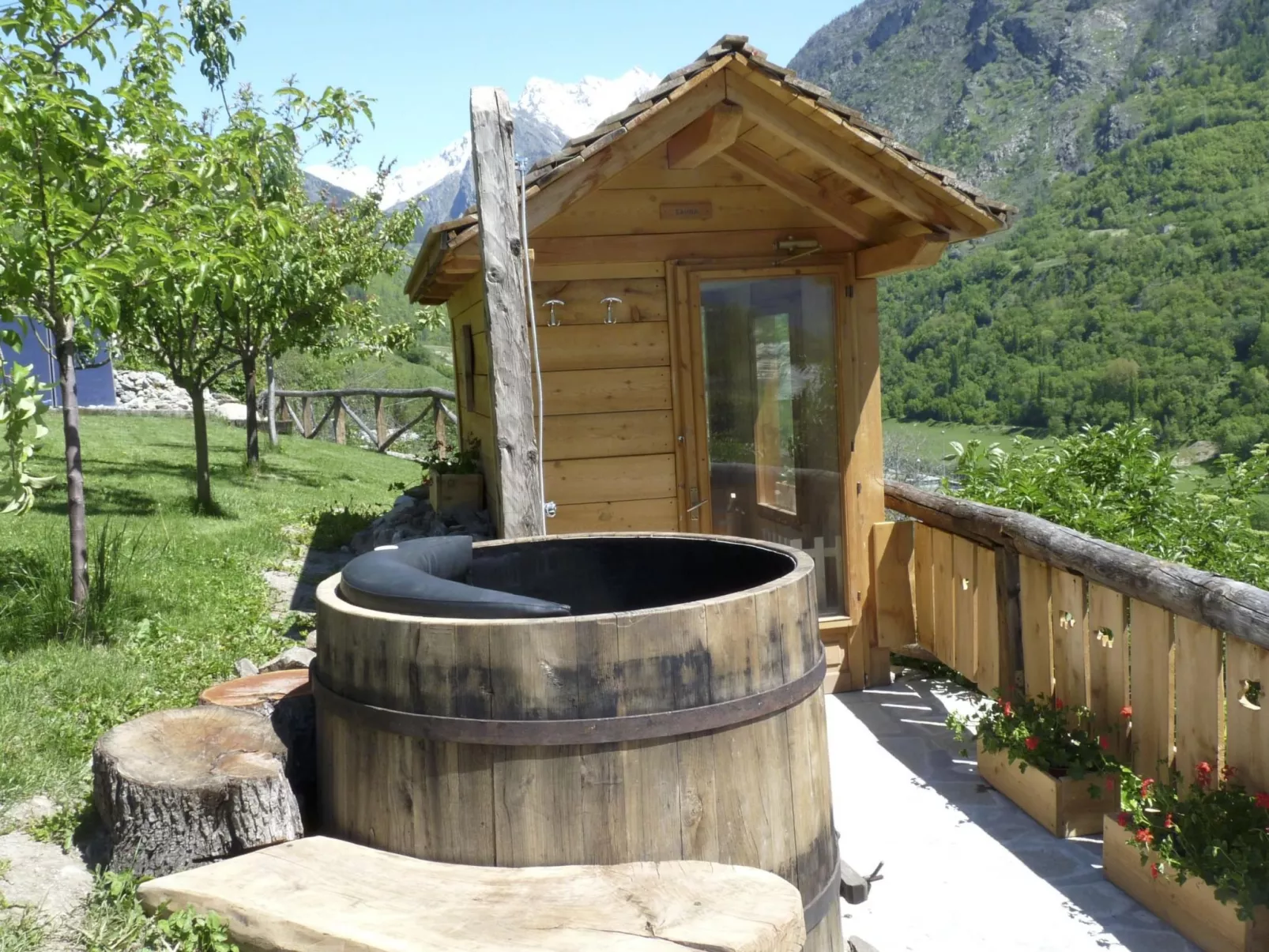 Drei-Zimmer-Wohnung Kaninchen-Buiten